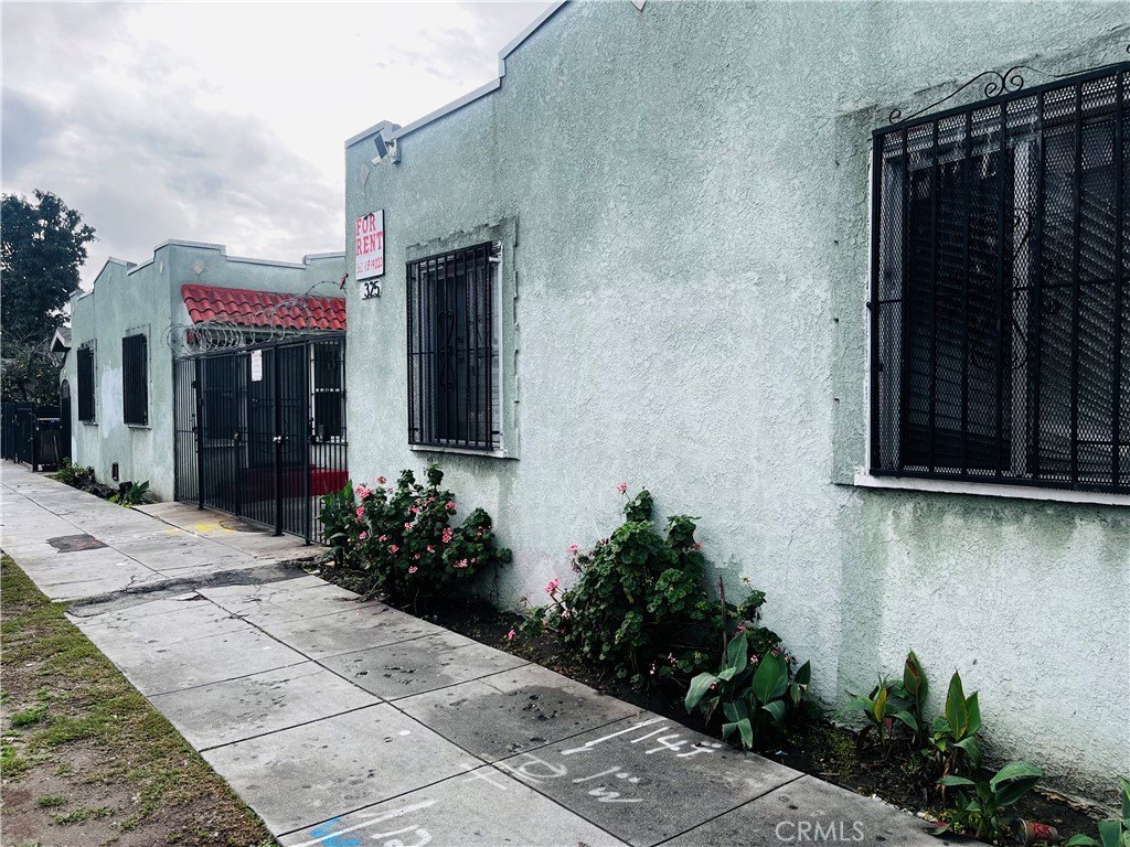 Los Angeles, California, 90003, United States, 12 Bedrooms Bedrooms, ,Residential,For Sale,2009676