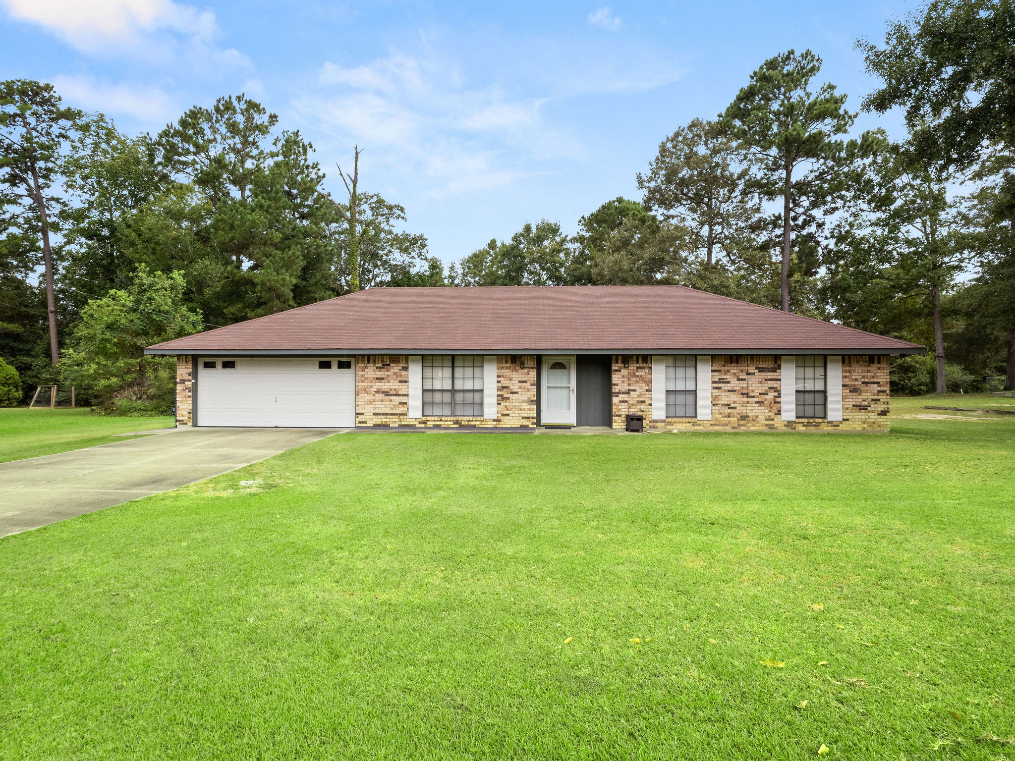 Old Oak Ln, Leesville, LA 71446