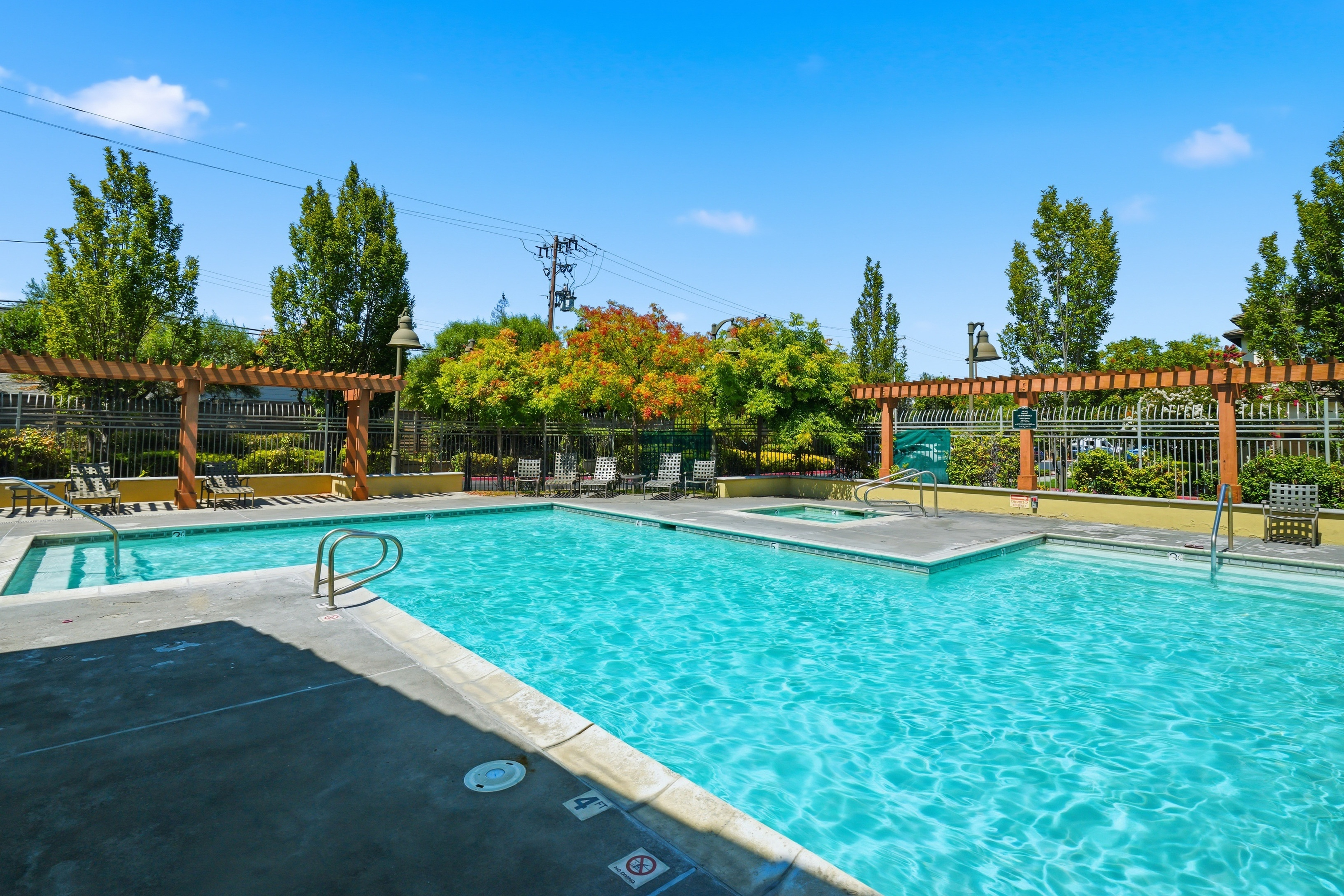  Rarely Available Penthouse In Upscale Willow Glen Community - 物件實景