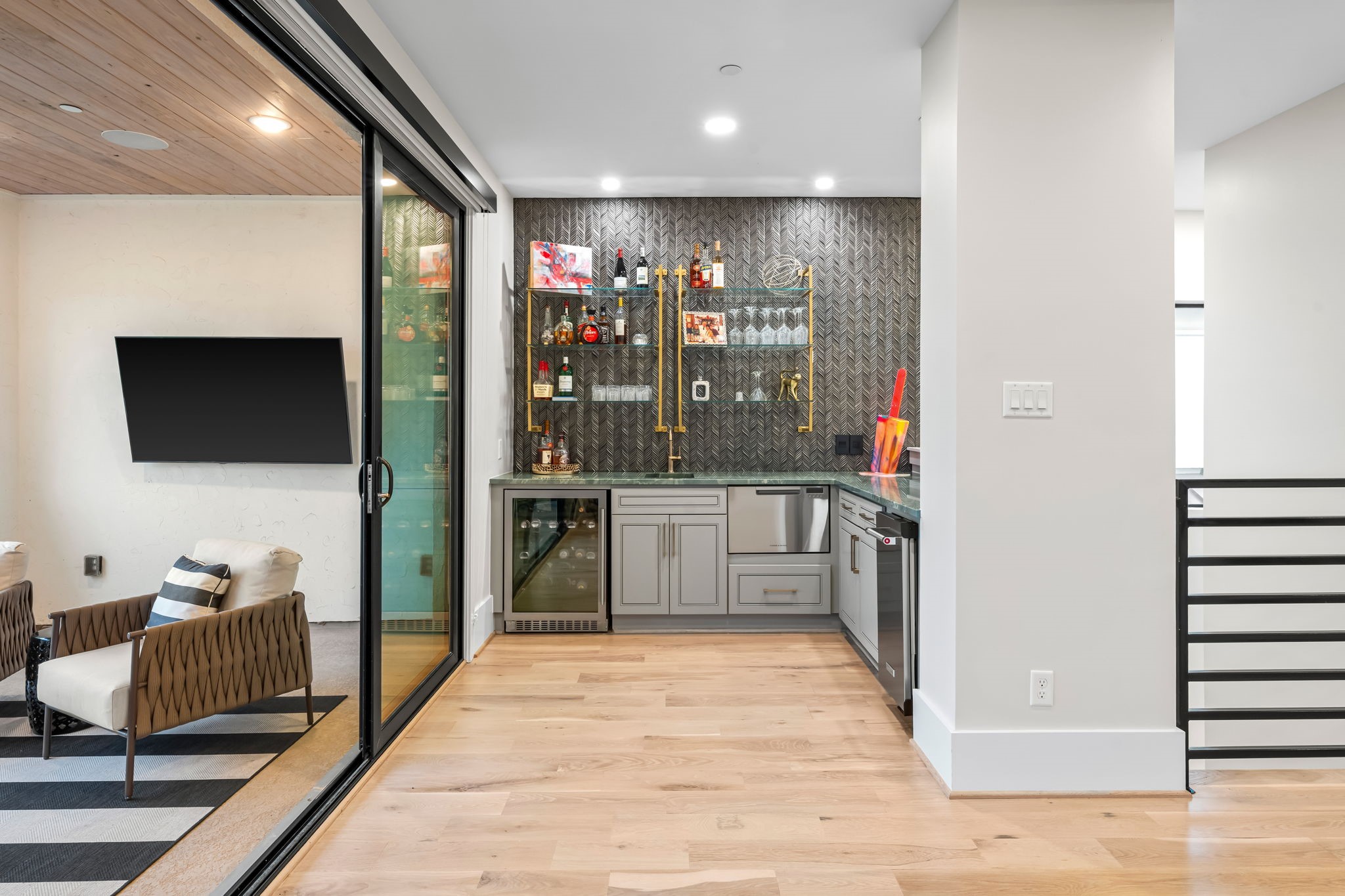  611 N Live Oak Street - 物件實景