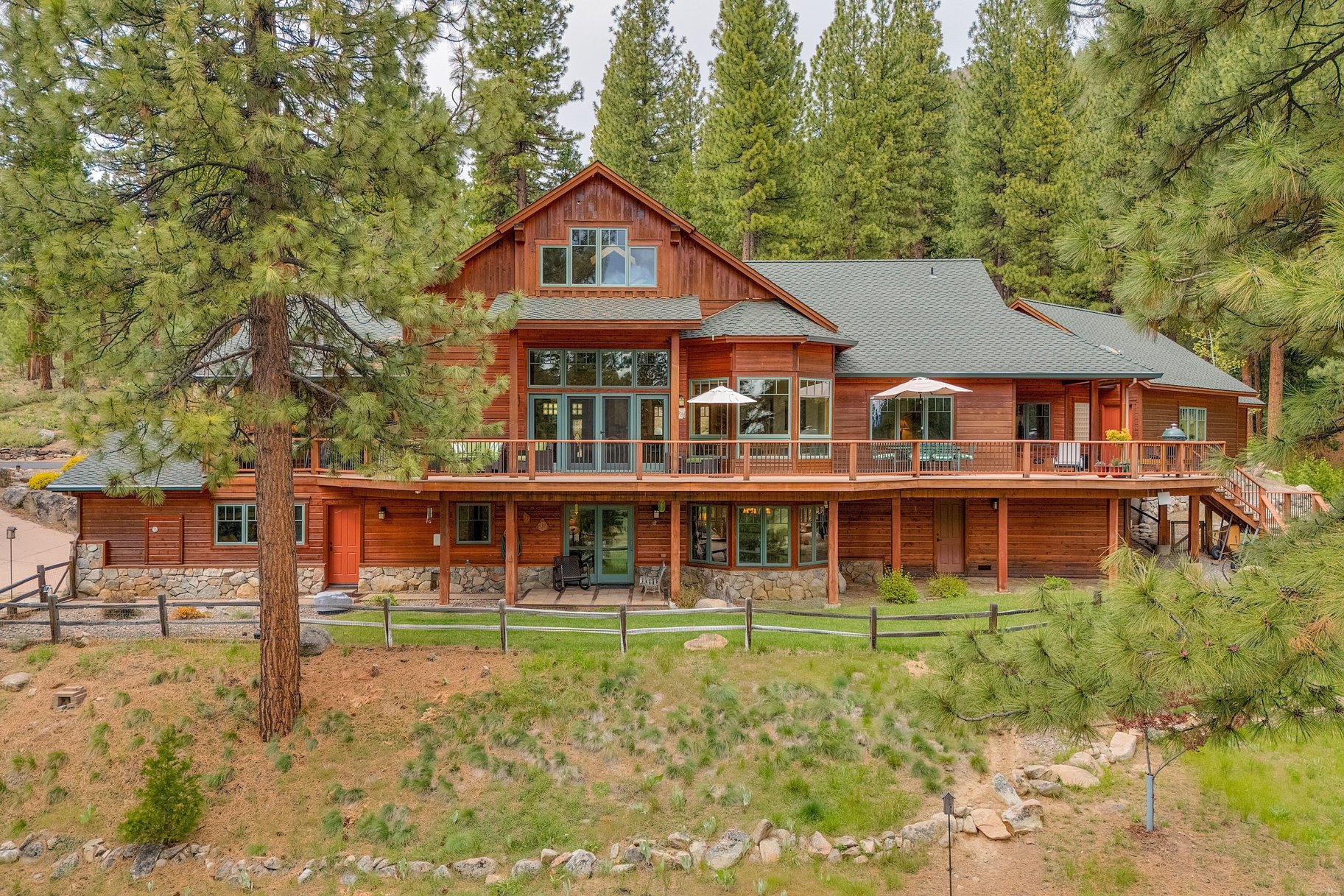  Private Estate Living Along the Fairways of Grizzly Ranch - 物件實景