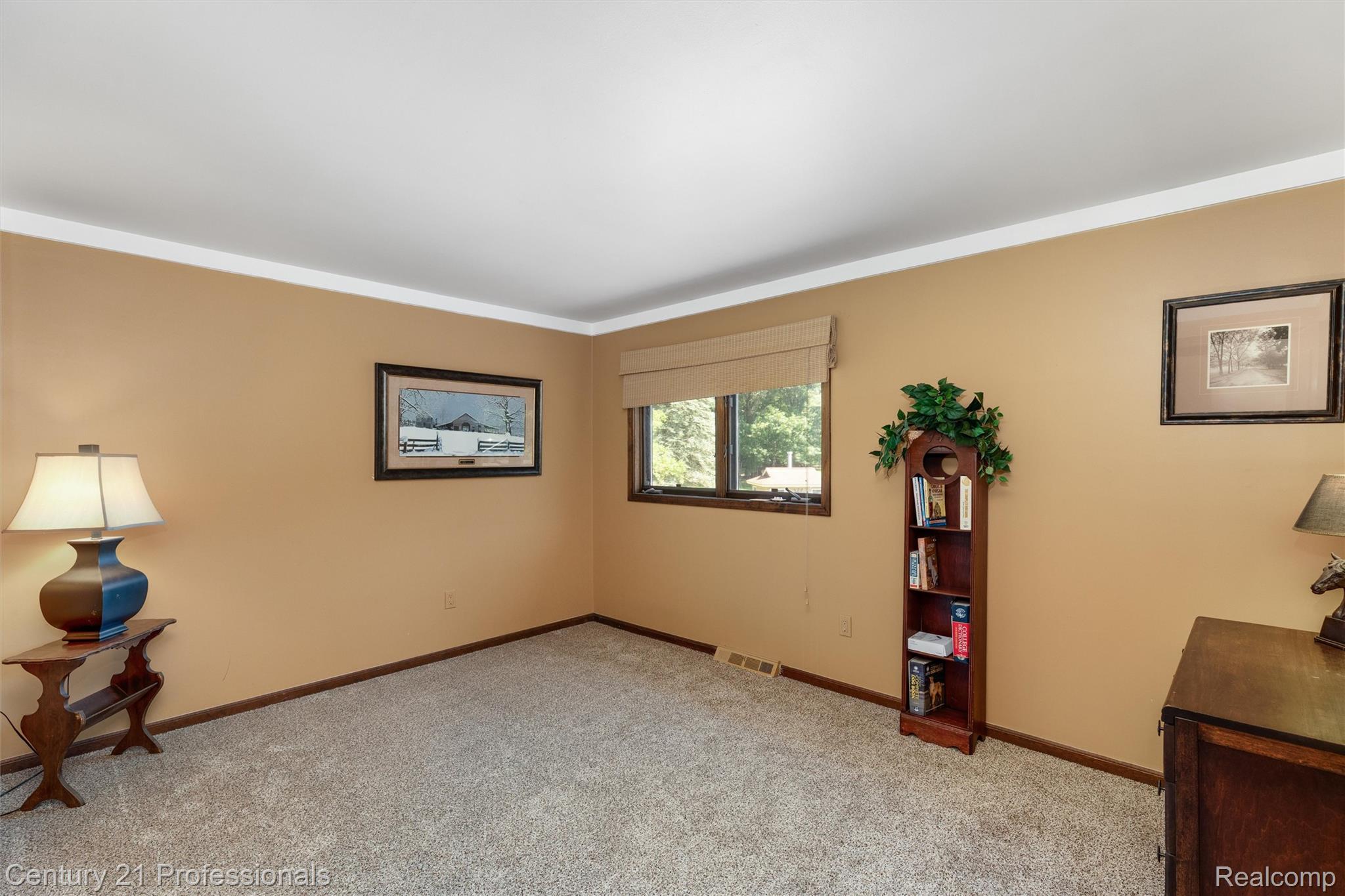 Holly, Michigan, 48442, United States, 4 Bedrooms Bedrooms, ,4 BathroomsBathrooms,Residential,For Sale,1943640