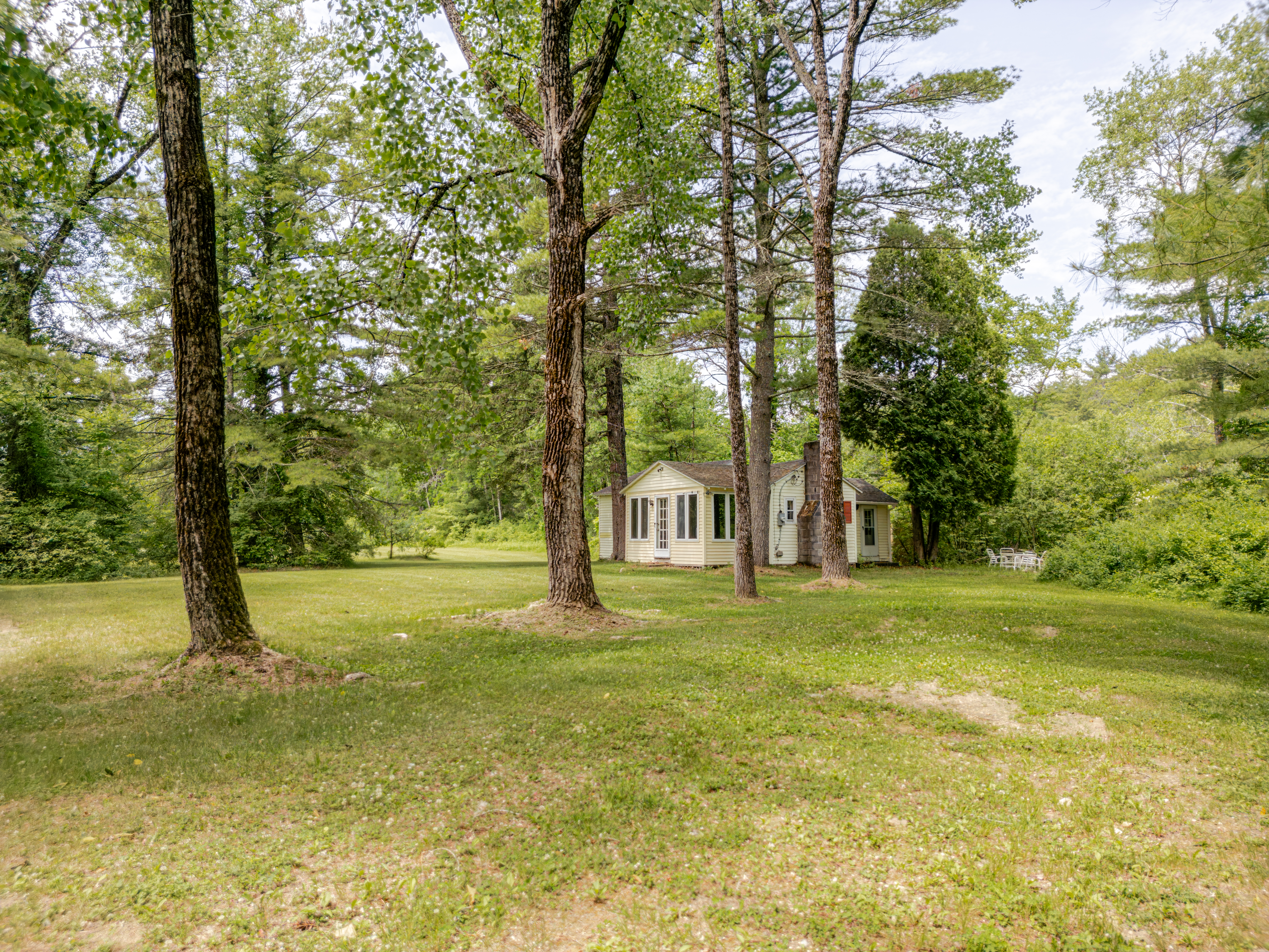  Berkshire Lakeside Living: 2-Acres and a Cottage by the Lake - 物件實景