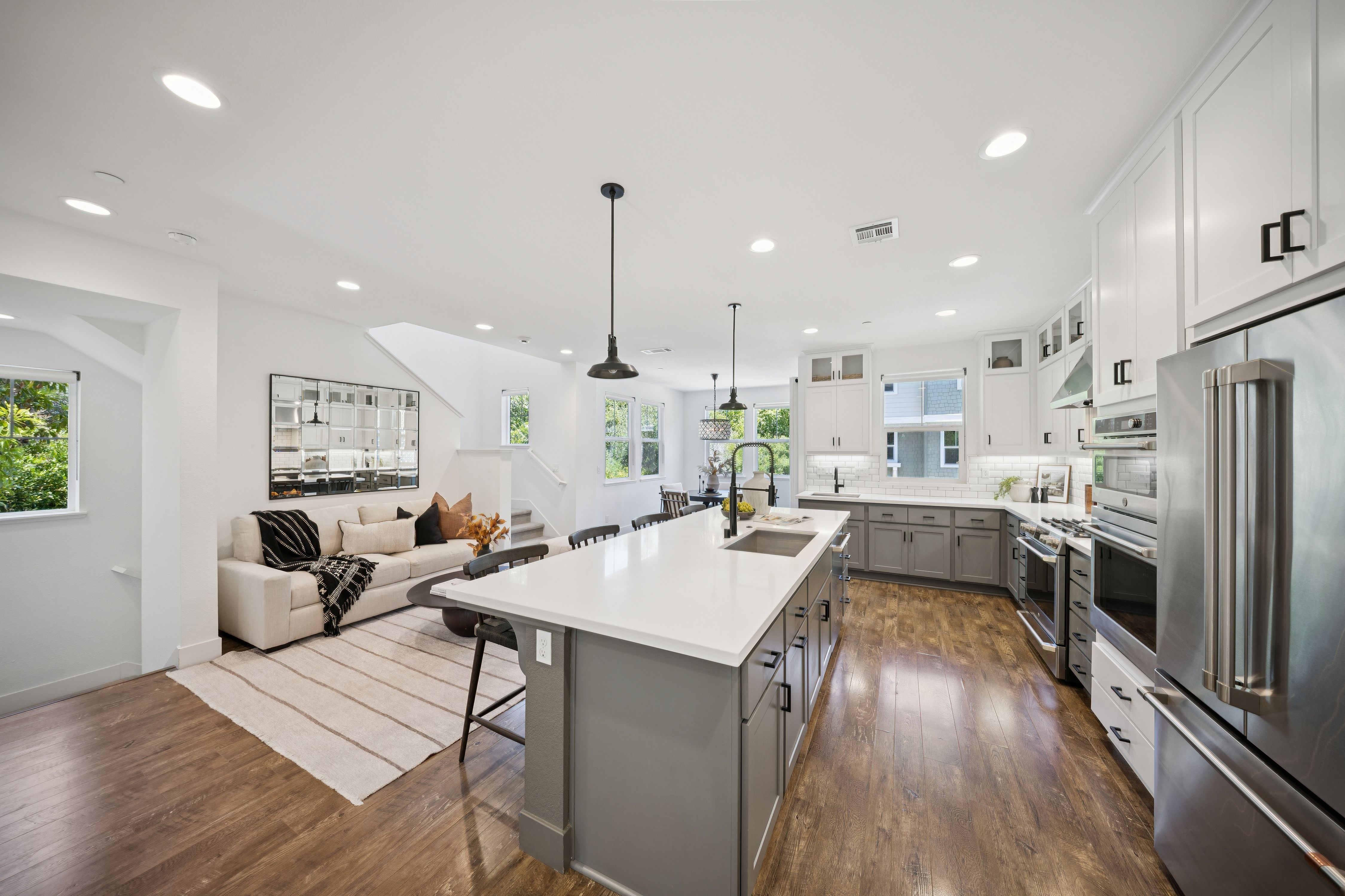  Move-in Ready Luxury Townhome - 物件實景