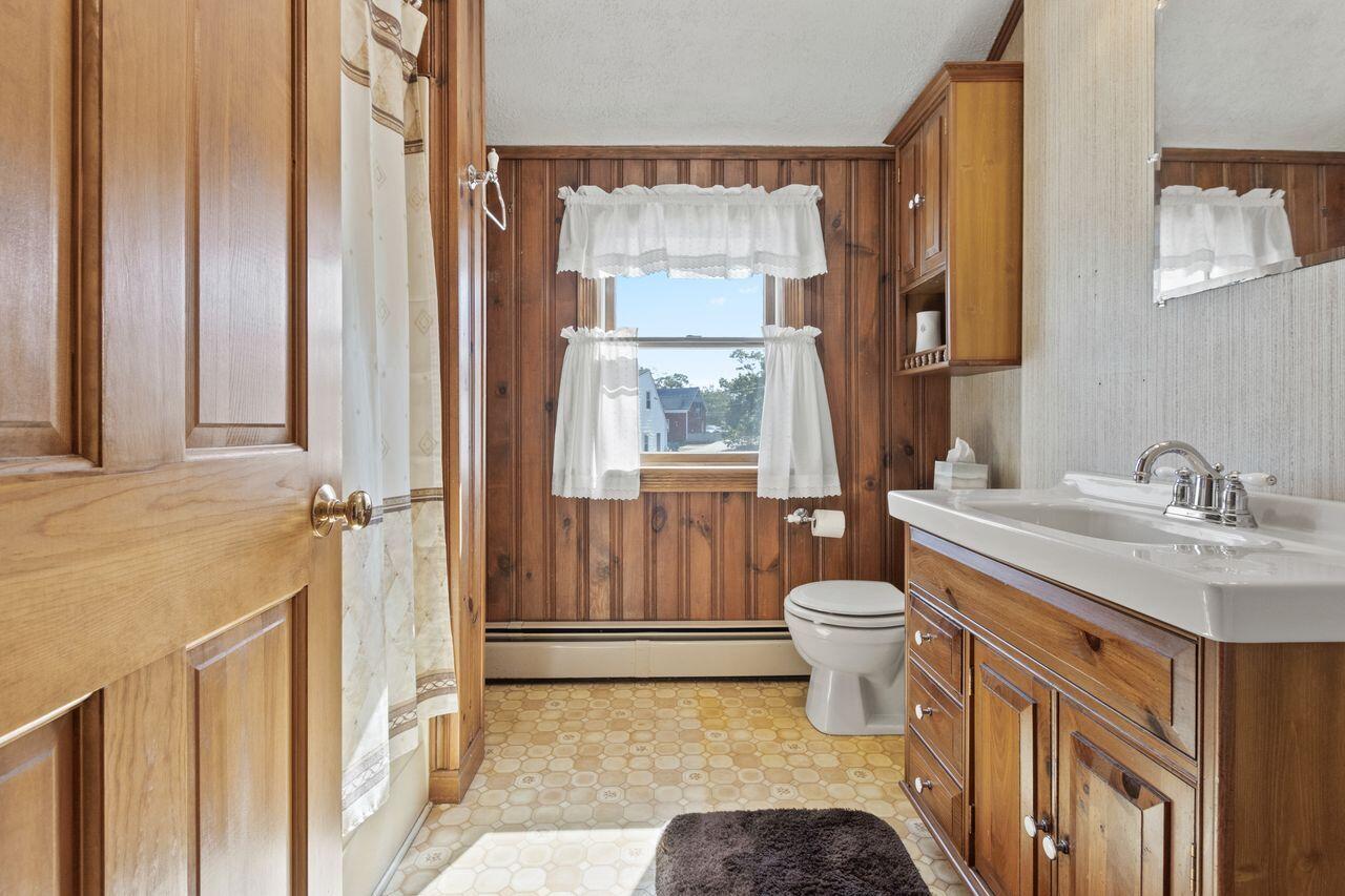 Biddeford, Maine, 04005, United States, 4 Bedrooms Bedrooms, ,2 BathroomsBathrooms,Residential,For Sale,1941002