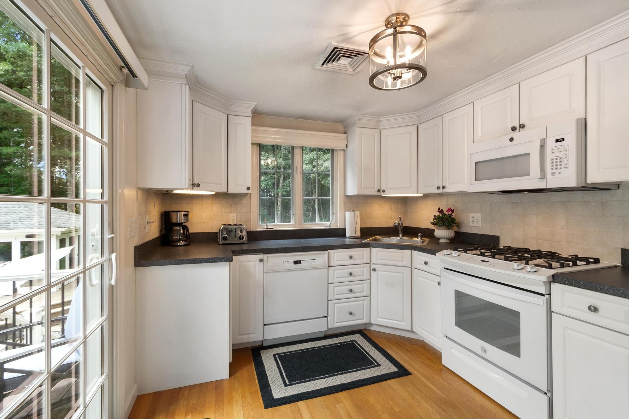  60 Wescott Circle, Tewksbury, MA, 01876 - 物件實景