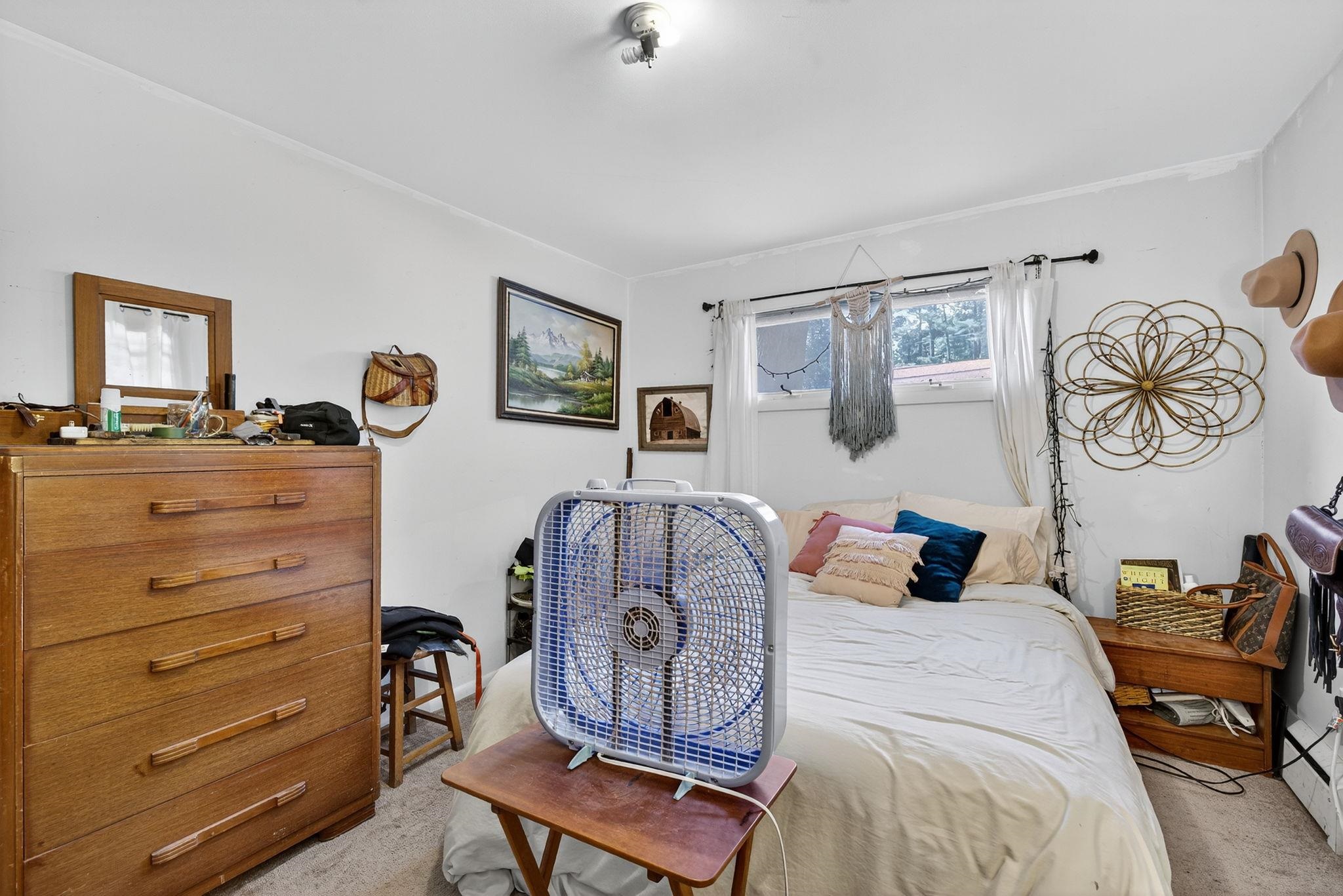 Portsmouth, New Hampshire, 03801, United States, 3 Bedrooms Bedrooms, ,1 BathroomBathrooms,Residential,For Sale,1934652
