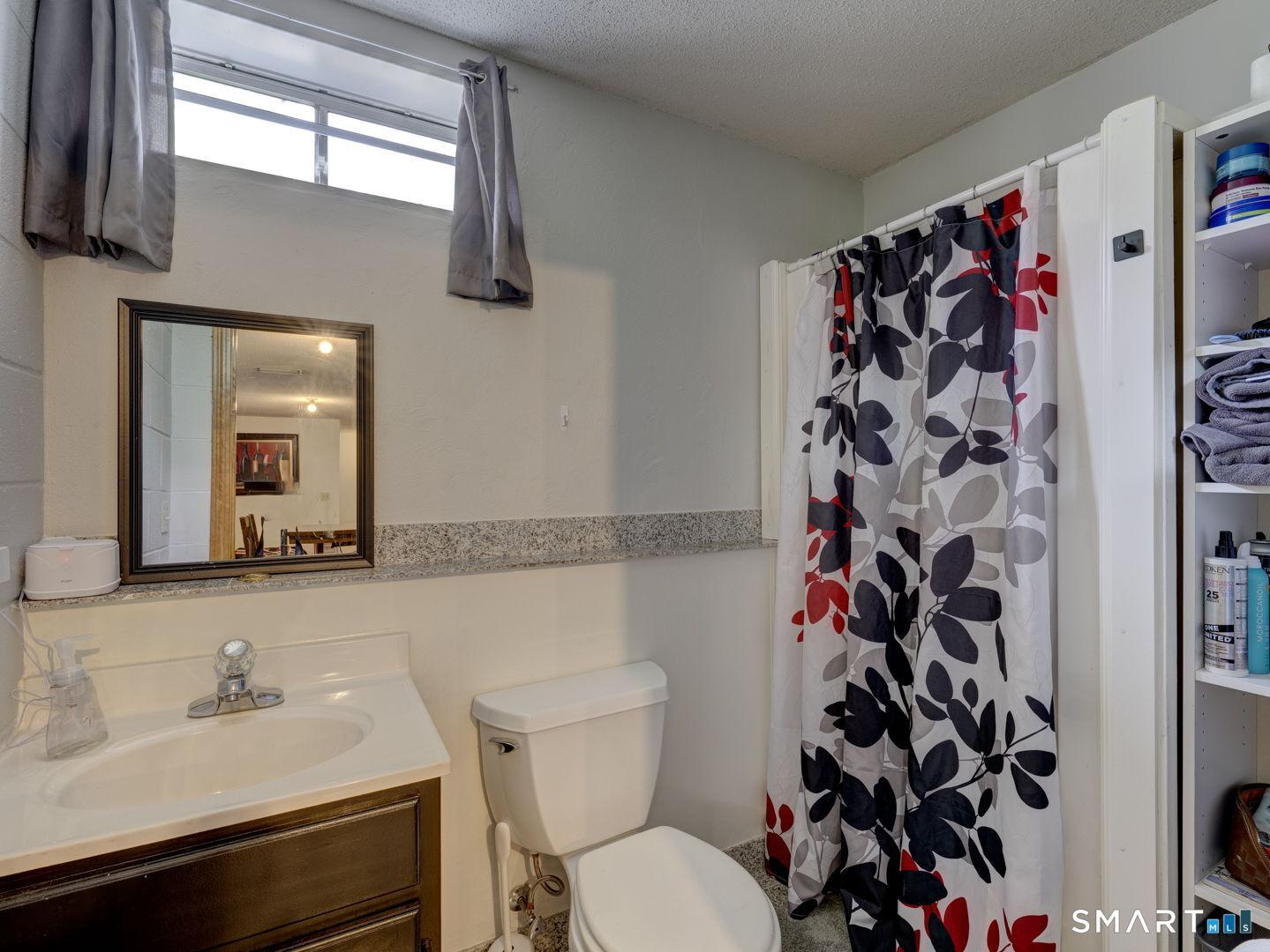 Wethersfield, Connecticut, 06109, United States, 3 Bedrooms Bedrooms, ,4 BathroomsBathrooms,Residential,For Sale,2048104