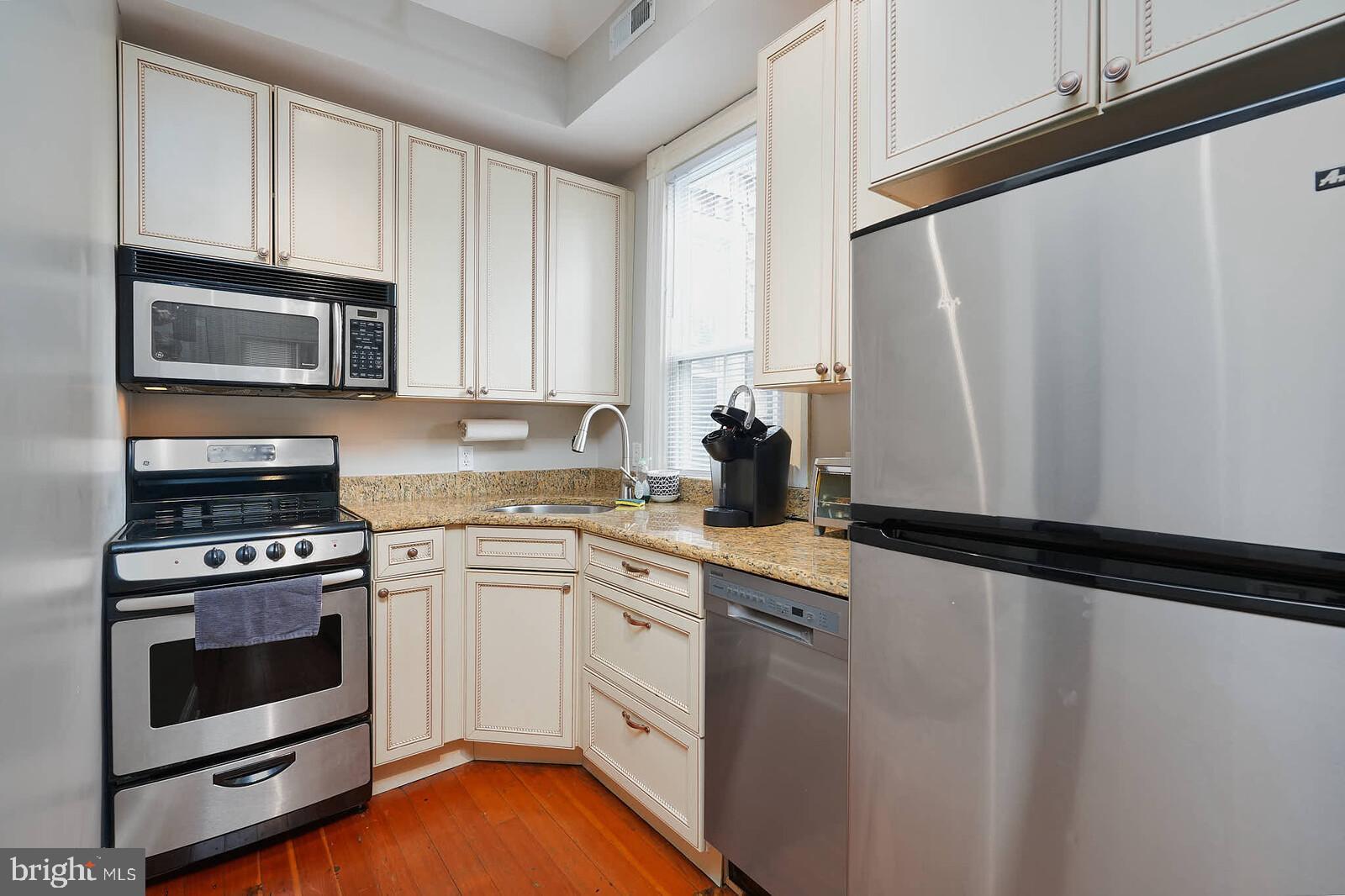 Annapolis, Maryland, 21401, United States, 4 Bedrooms Bedrooms, ,3 BathroomsBathrooms,Residential,For Sale,2002479