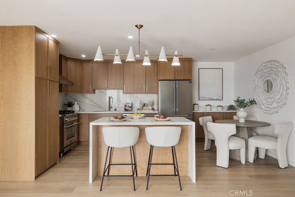 Long Beach, California, 90802, United States, 2 Bedrooms Bedrooms, ,2 BathroomsBathrooms,Residential,For Sale,1994707