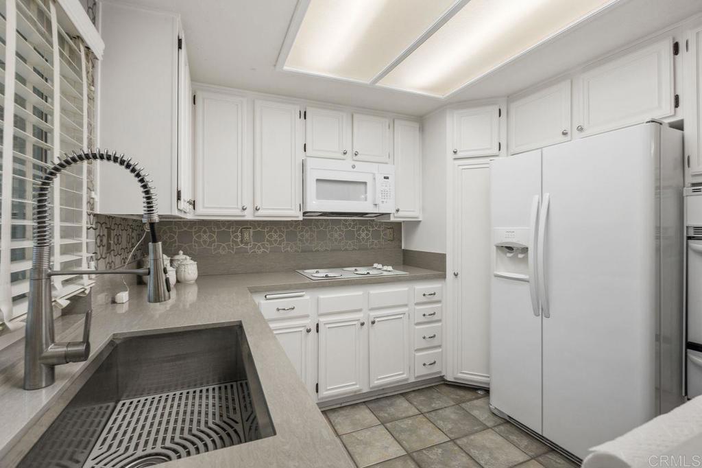 Vista, California, 92081, United States, 2 Bedrooms Bedrooms, ,2 BathroomsBathrooms,Residential,For Sale,1989582