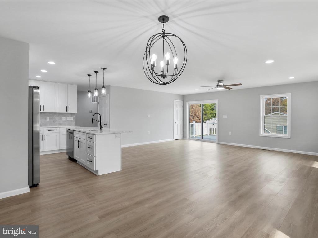 Woodstock, Virginia, 22664, United States, 5 Bedrooms Bedrooms, ,3 BathroomsBathrooms,Residential,For Sale,1982458