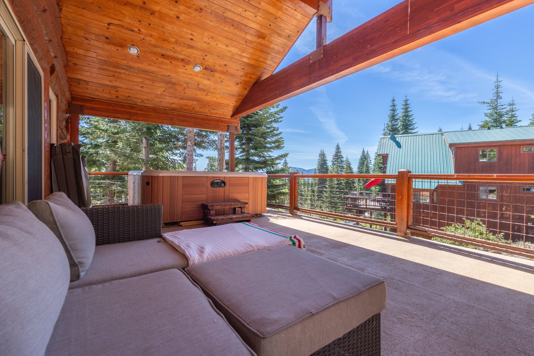  Beautiful Log Home with Carson Range Views from Every Floor - 物件實景