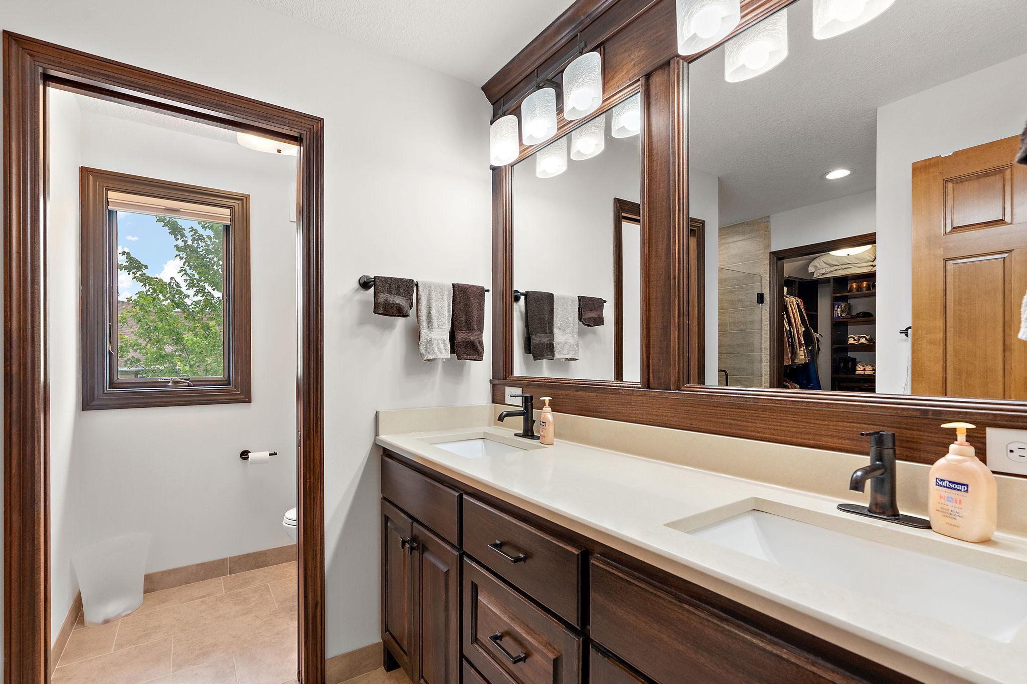 Oakdale, Minnesota, 55128, United States, 4 Bedrooms Bedrooms, ,4 BathroomsBathrooms,Residential,For Sale,1879213