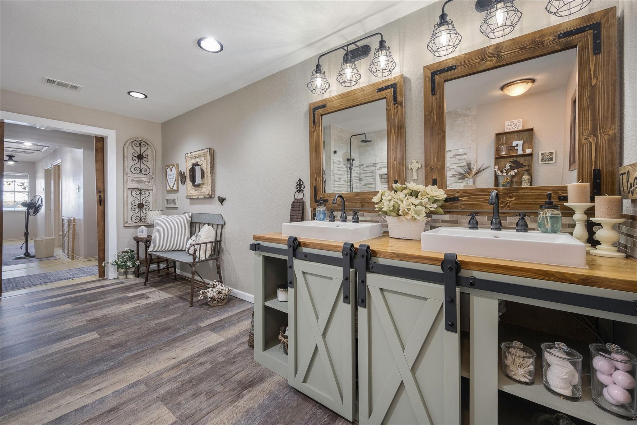 Quitman, Texas, 75783, United States, 5 Bedrooms Bedrooms, ,2 BathroomsBathrooms,Residential,For Sale,1723436