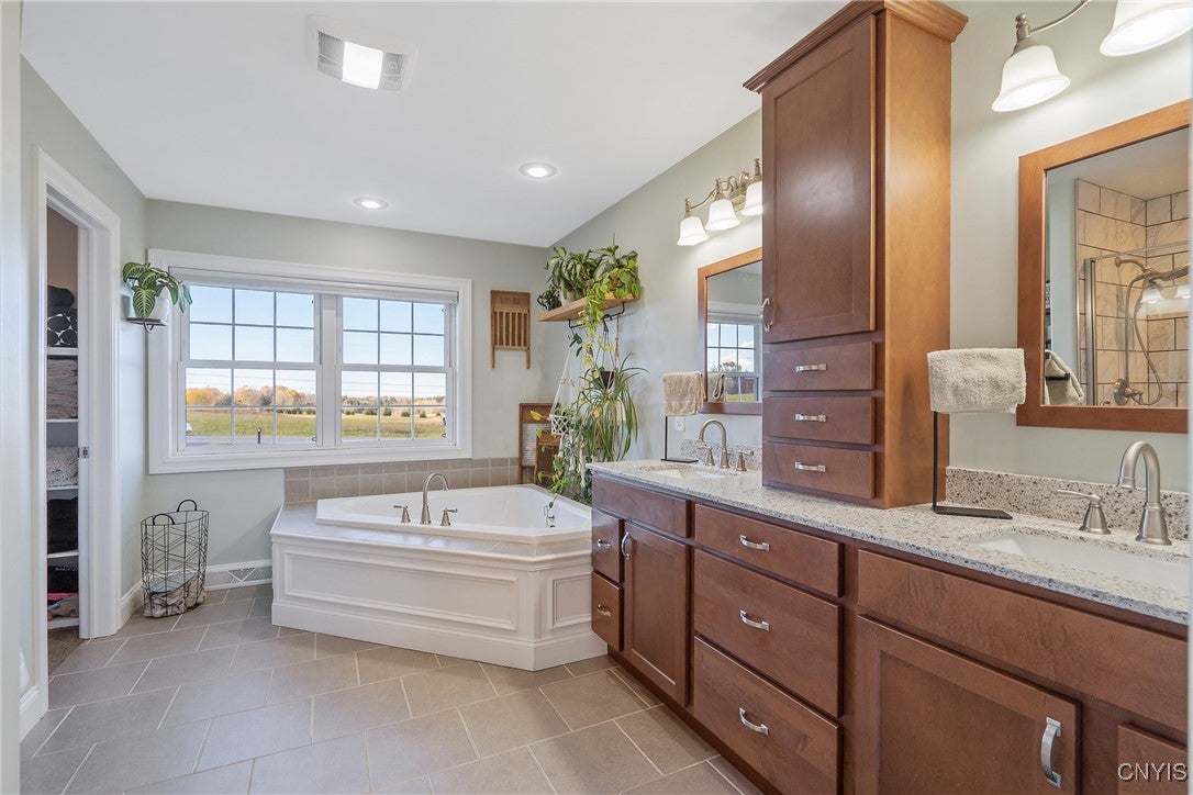 Oswego, New York, 13126, United States, 4 Bedrooms Bedrooms, ,4 BathroomsBathrooms,Residential,For Sale,1987405