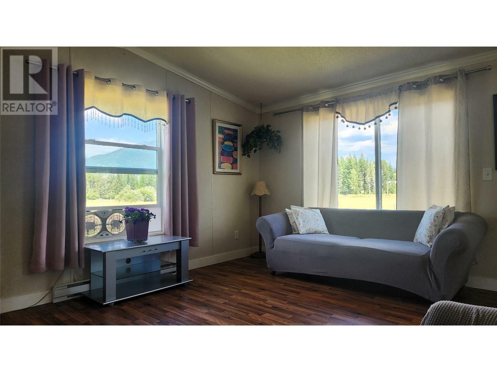 CHERRYVILLE, British Columbia, V0E 2G3, CA, 2 Bedrooms Bedrooms, ,1 BathroomBathrooms,Residential,For Sale,1837133