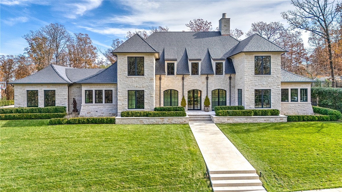 Fayetteville, Arkansas, 72704, United States, 4 Bedrooms Bedrooms, ,5 BathroomsBathrooms,Residential,For Sale,1993299