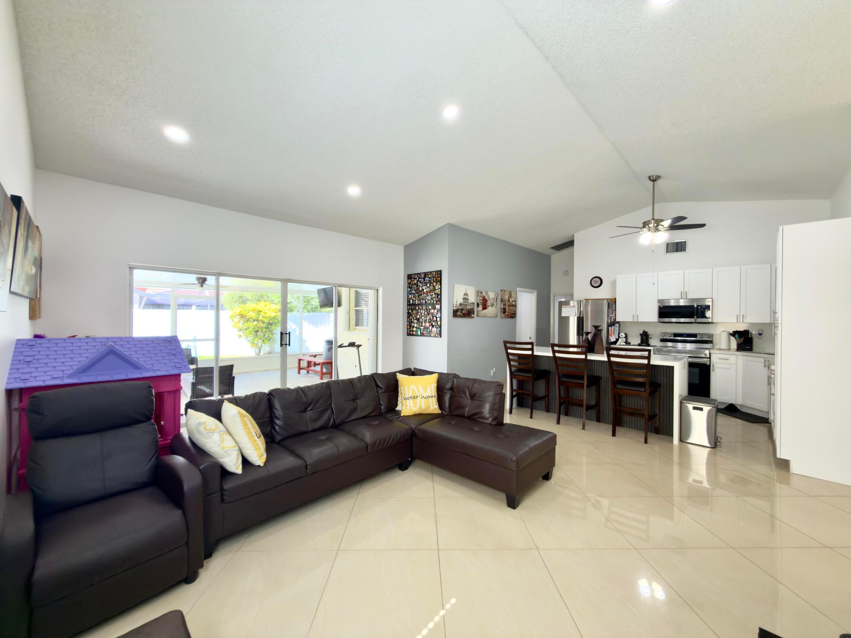 Palm Beach Gardens, Florida, 33410, United States, 3 Bedrooms Bedrooms, ,2 BathroomsBathrooms,Residential,For Sale,2048239