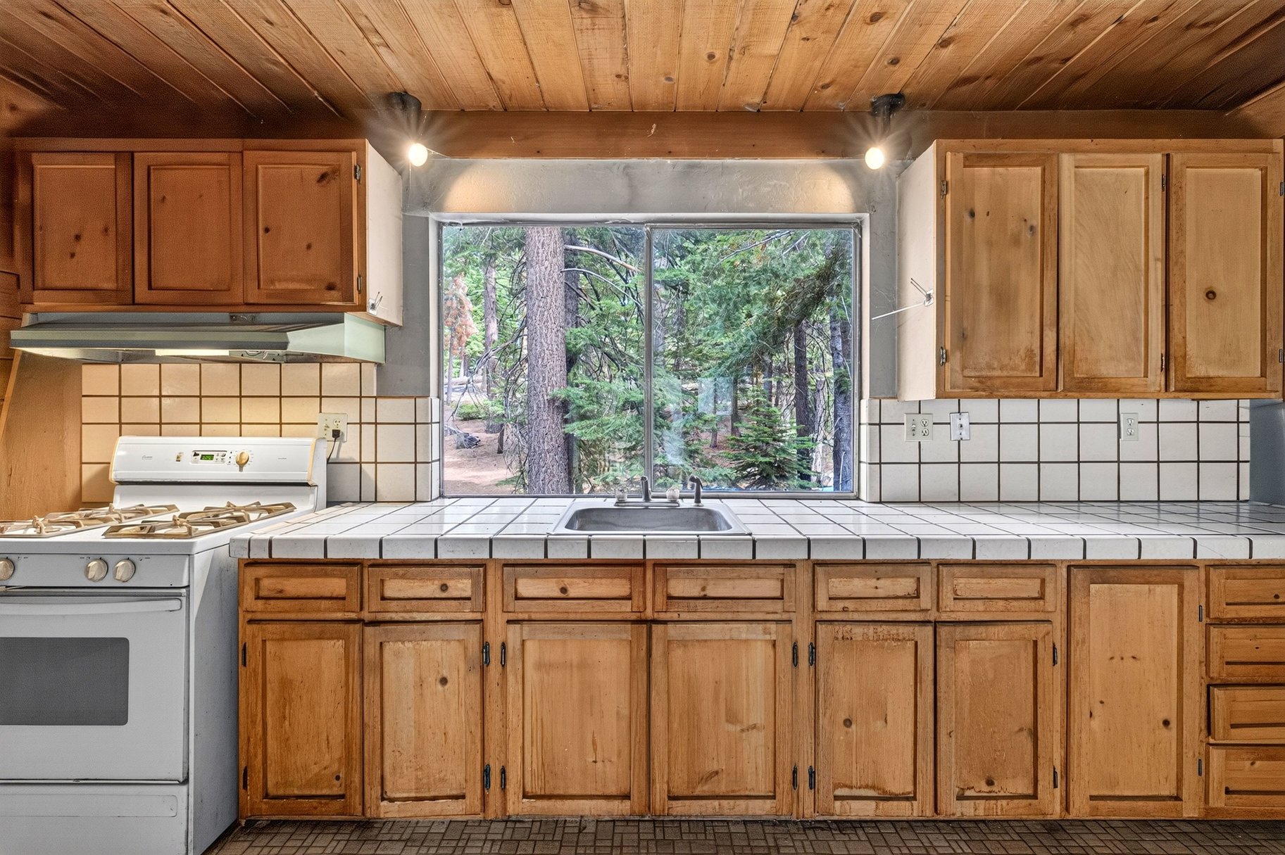  PRIME VALUE-ADD OPPORTUNITY IN SOUTH LAKE TAHOE - 物件實景