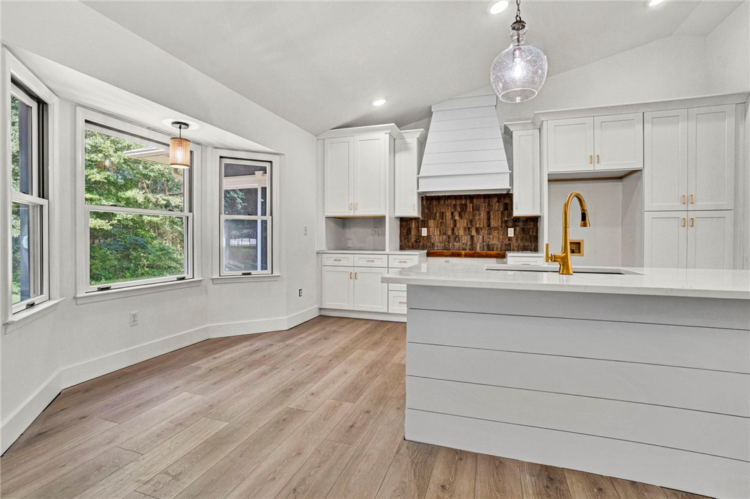 Seneca, South Carolina, 29672, United States, 3 Bedrooms Bedrooms, ,2 BathroomsBathrooms,Residential,For Sale,1913702