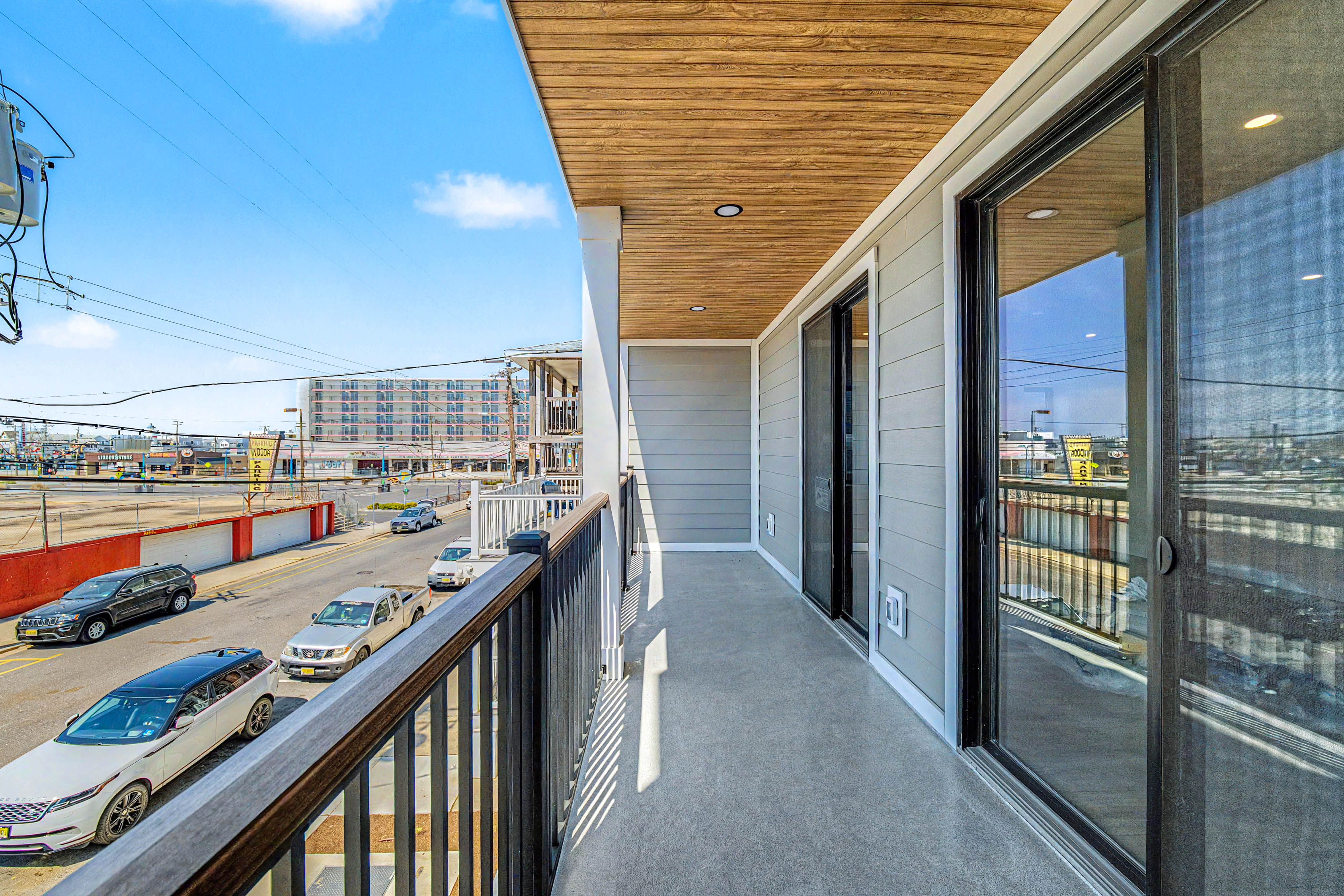  323 E Oak Avenue Unit 201 - 物件實景