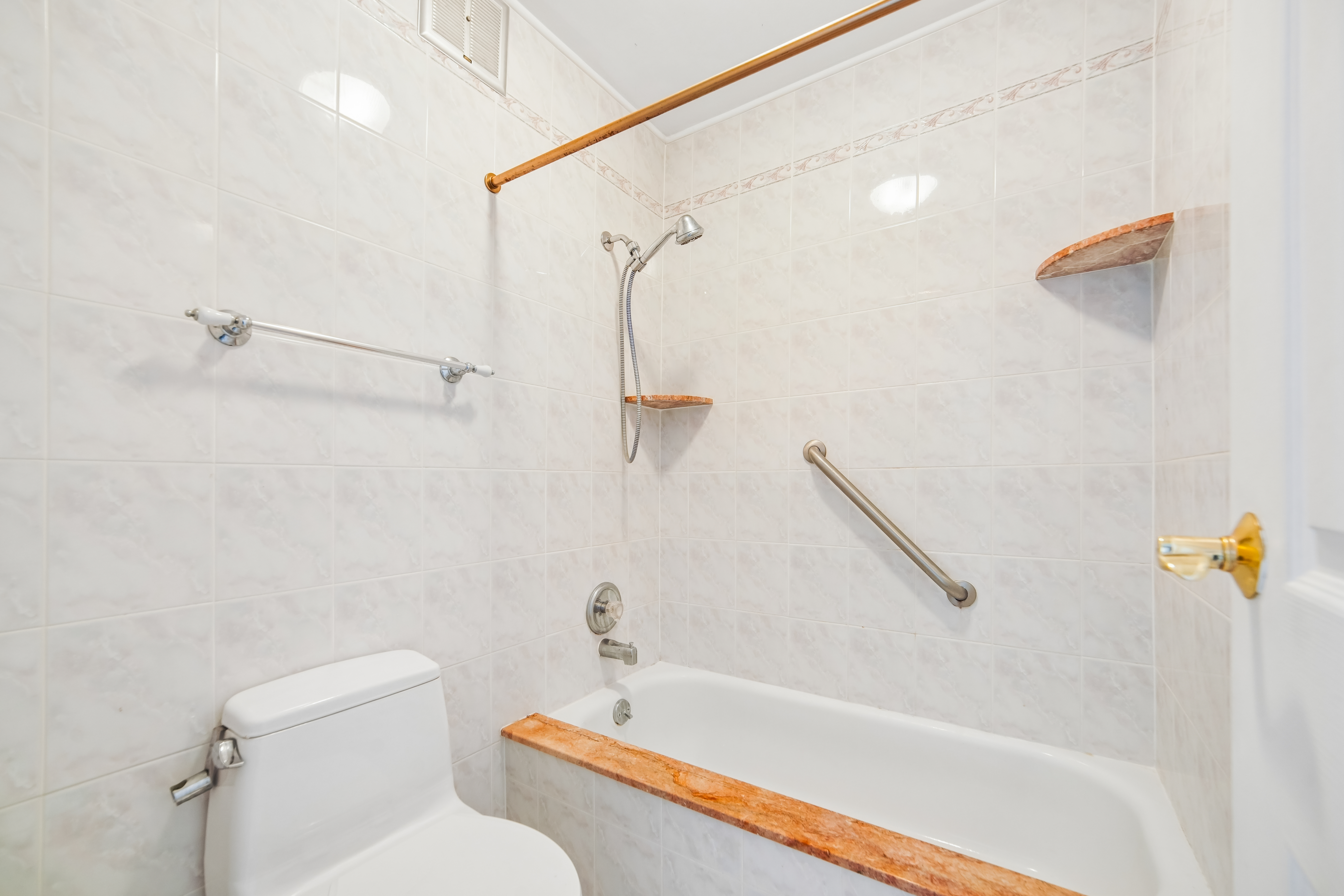  300 Winston Drive, Cliffside Park, NJ 07010 - 物件實景
