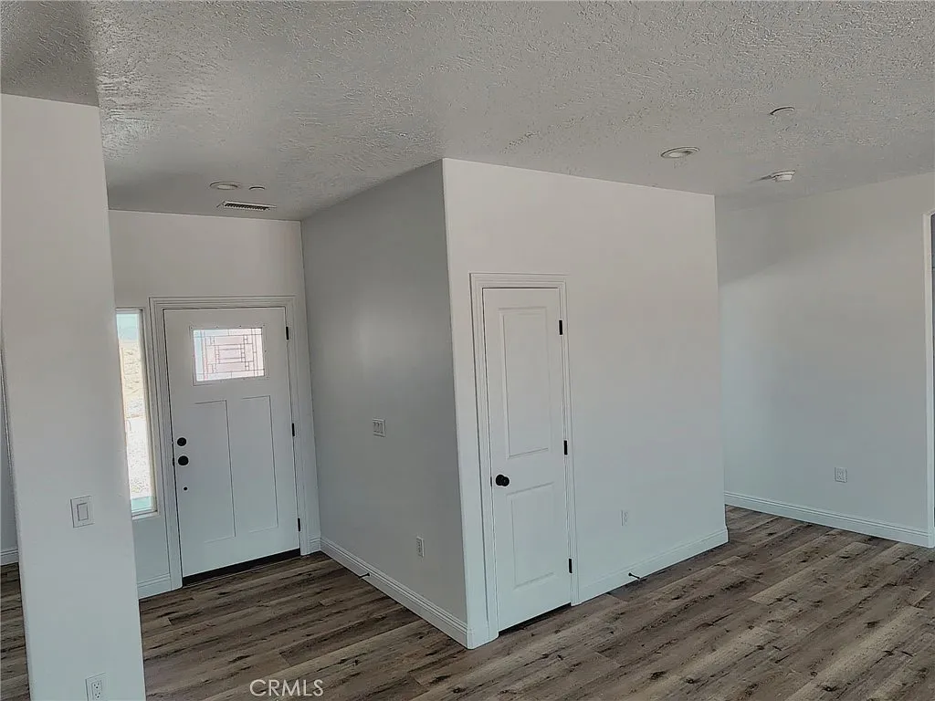 Apple Valley, California, 92307, United States, 4 Bedrooms Bedrooms, ,2 BathroomsBathrooms,Residential,For Sale,1973775