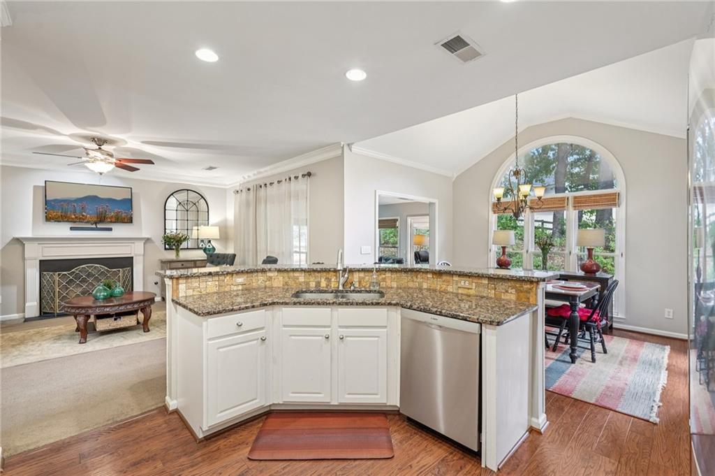 Suwanee, Georgia, 30024, United States, 4 Bedrooms Bedrooms, ,3 BathroomsBathrooms,Residential,For Sale,1974412