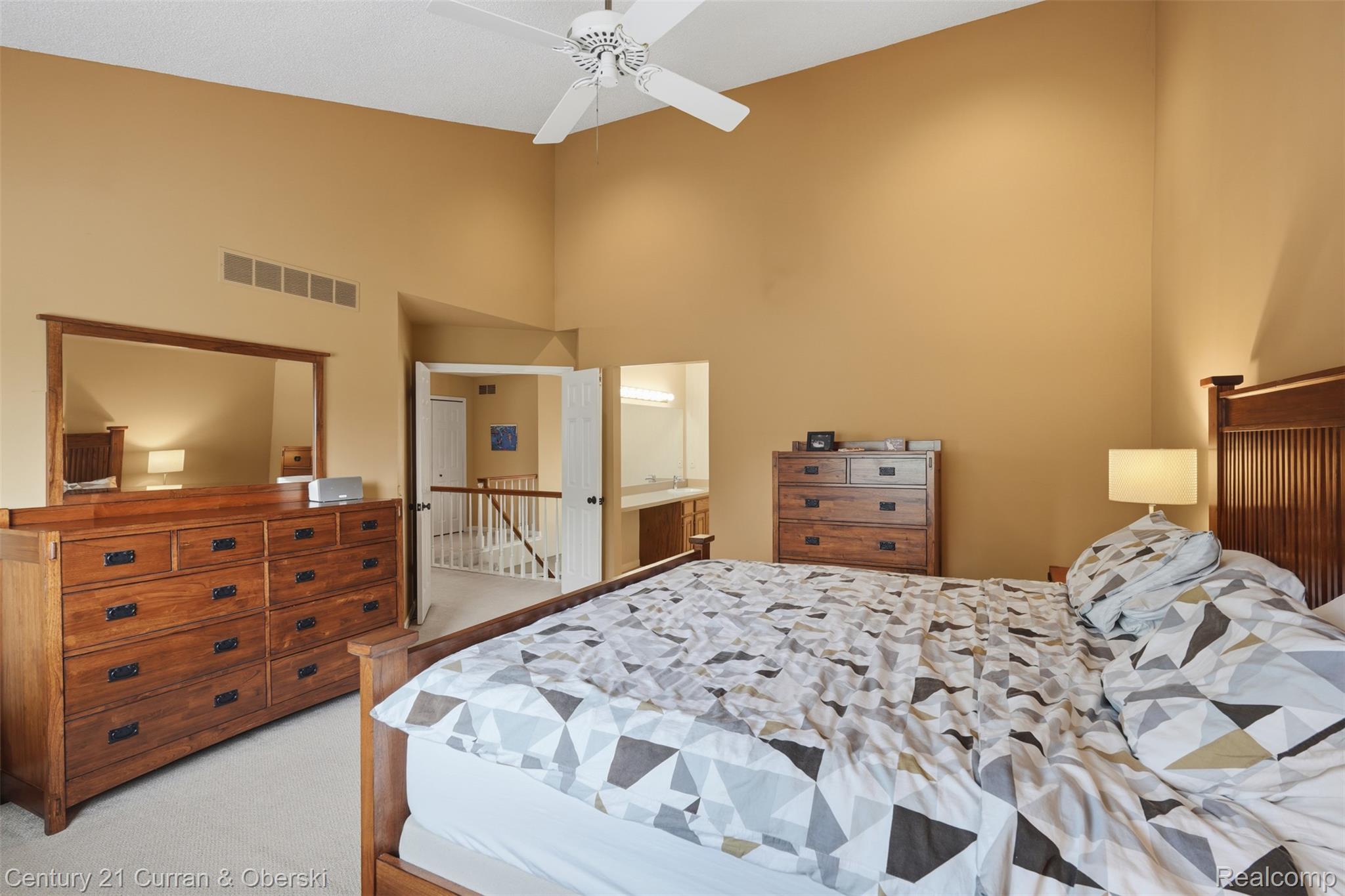 Farmington Hills, Michigan, 48331, United States, 4 Bedrooms Bedrooms, ,4 BathroomsBathrooms,Residential,For Sale,2048985