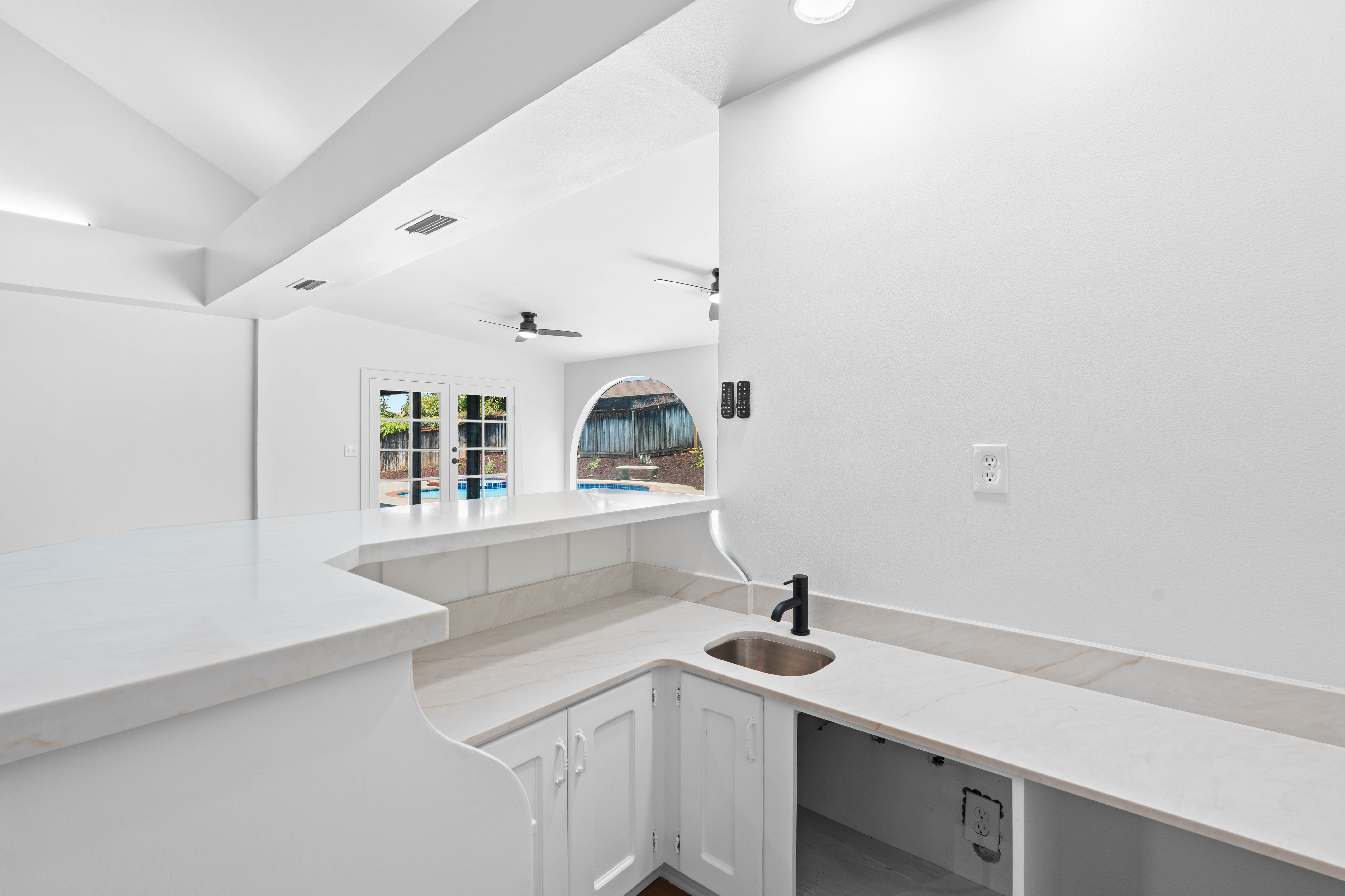  2463 Falling Oak Drive, Riverside, CA 92506 - 物件實景