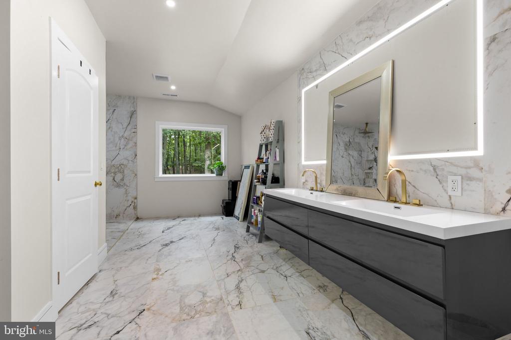 Spotsylvania, Virginia, 22551, United States, 4 Bedrooms Bedrooms, ,4 BathroomsBathrooms,Residential,For Sale,1981992