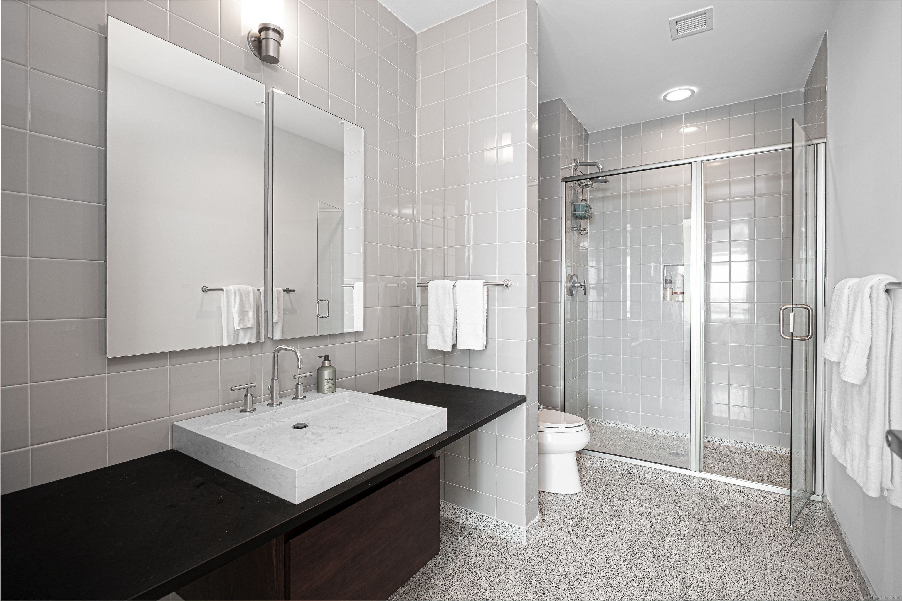 Norwalk, Connecticut, 06854, United States, 3 Bedrooms Bedrooms, ,3 BathroomsBathrooms,Residential,For Sale,1987967