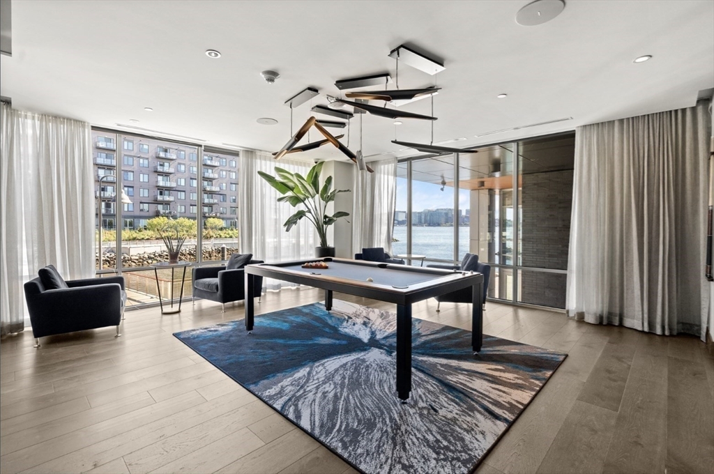 Boston, Massachusetts, 02128, United States, 2 Bedrooms Bedrooms, ,2 BathroomsBathrooms,Residential,For Sale,1787695