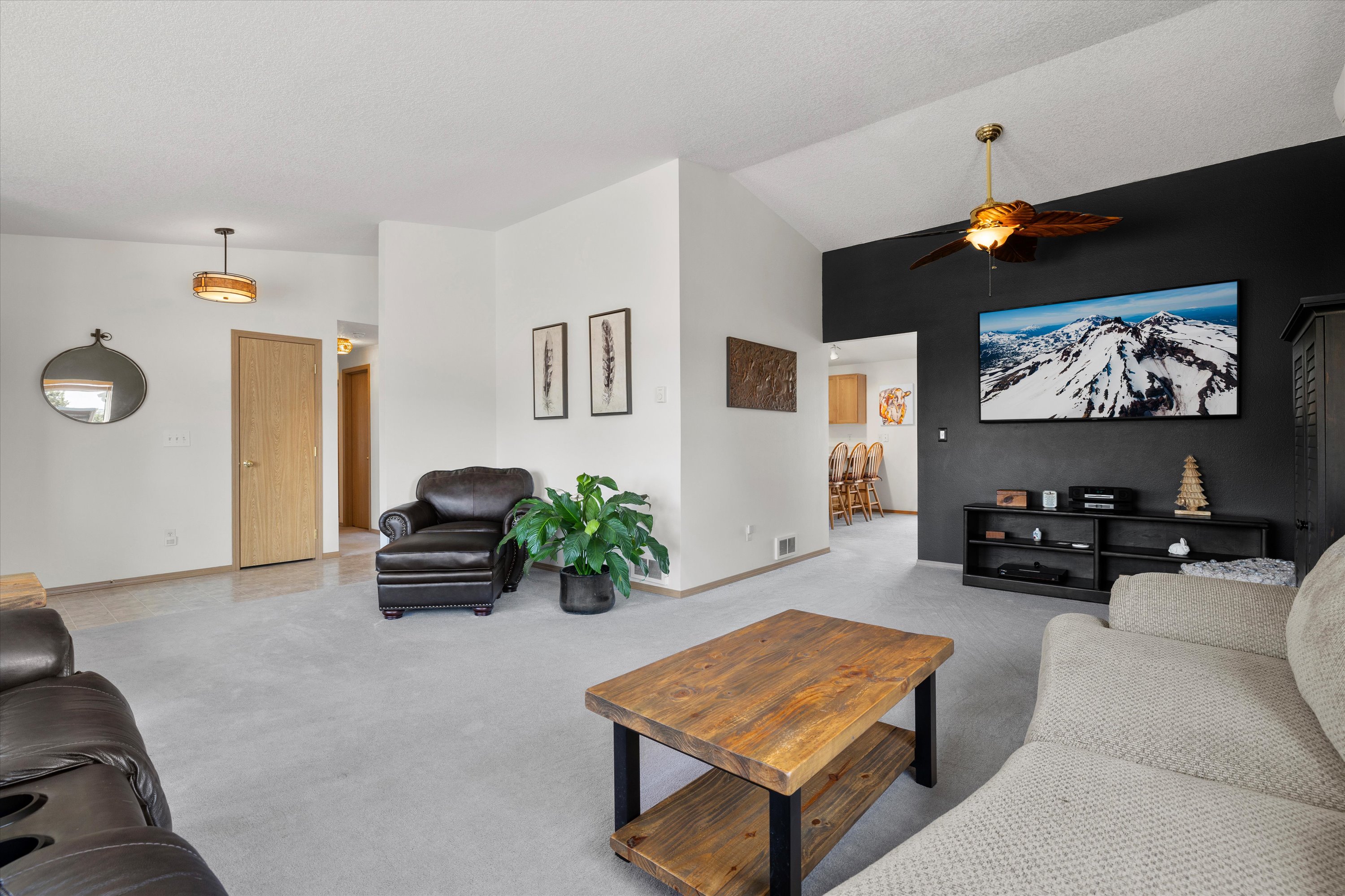 Prineville, Oregon, 97754, United States, 3 Bedrooms Bedrooms, ,2 BathroomsBathrooms,Residential,For Sale,1849917