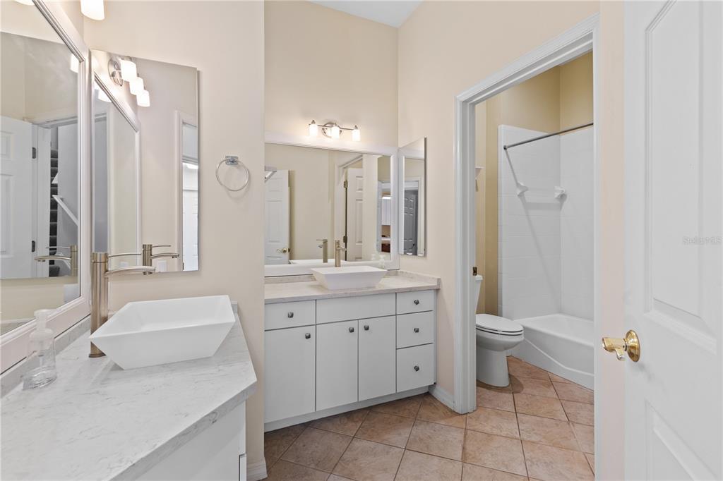 Gainesville, Florida, 32608, United States, 5 Bedrooms Bedrooms, ,4 BathroomsBathrooms,Residential,For Sale,1895414