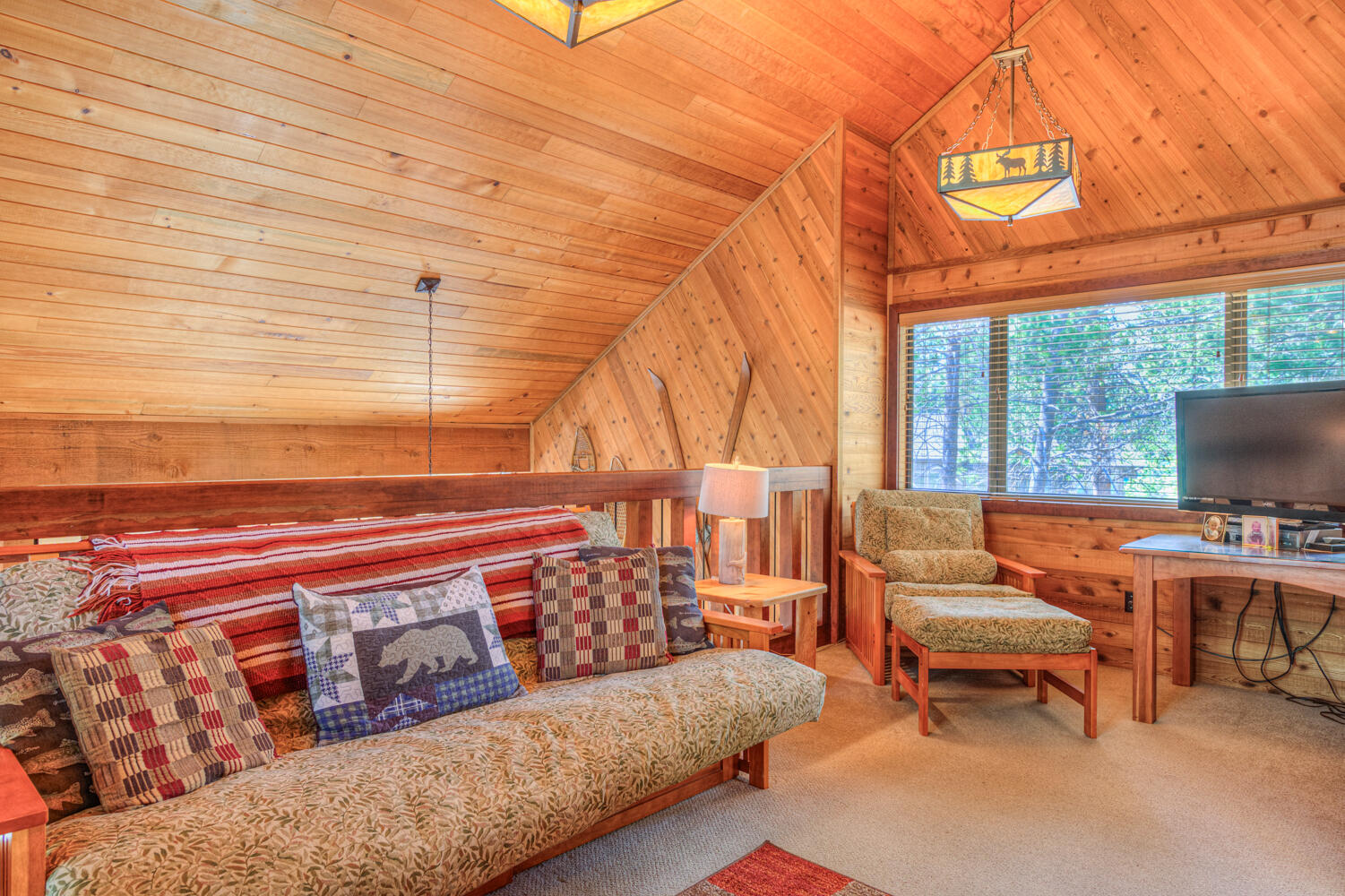 Sunriver, Oregon, 97707, United States, 3 Bedrooms Bedrooms, ,2 BathroomsBathrooms,Residential,For Sale,1978844