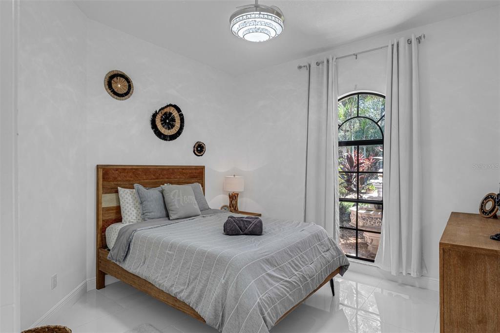 Orlando, Florida, 32829, United States, 4 Bedrooms Bedrooms, ,3 BathroomsBathrooms,Residential,For Sale,1926455