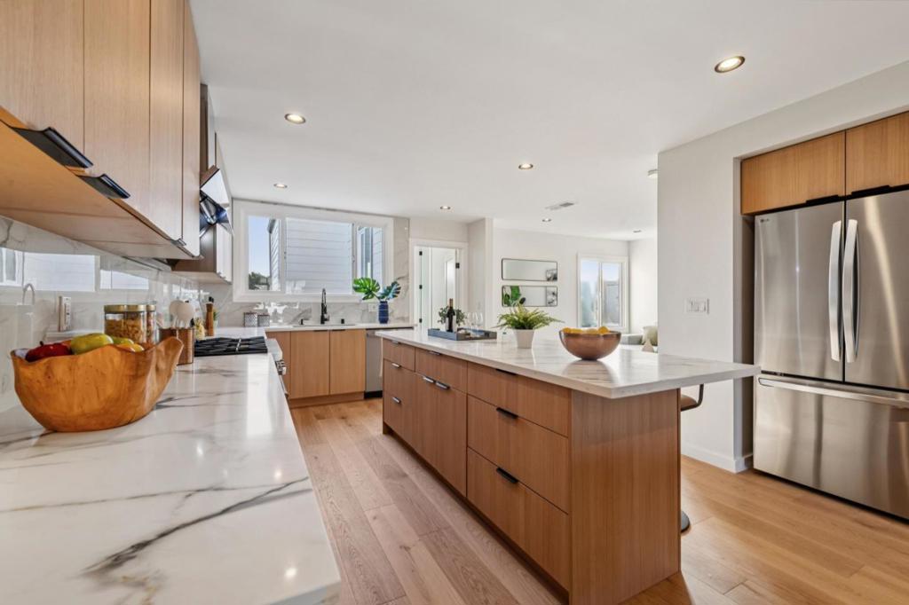San Francisco, California, 94116, United States, 4 Bedrooms Bedrooms, ,4 BathroomsBathrooms,Residential,For Sale,2014062