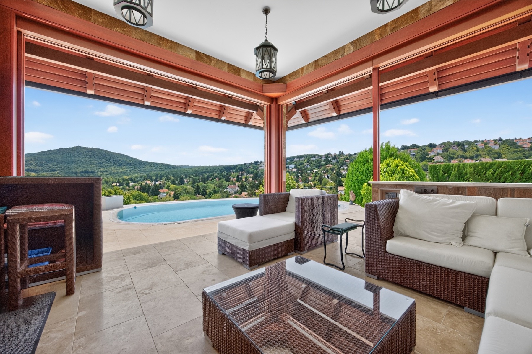  Refined Elegance and Timeless Luxury in the Heart of Remetekertváros - 物件實景
