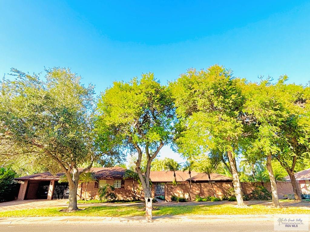 Brownsville, Texas, 78521, United States, 4 Bedrooms Bedrooms, ,4 BathroomsBathrooms,Residential,For Sale,1991275