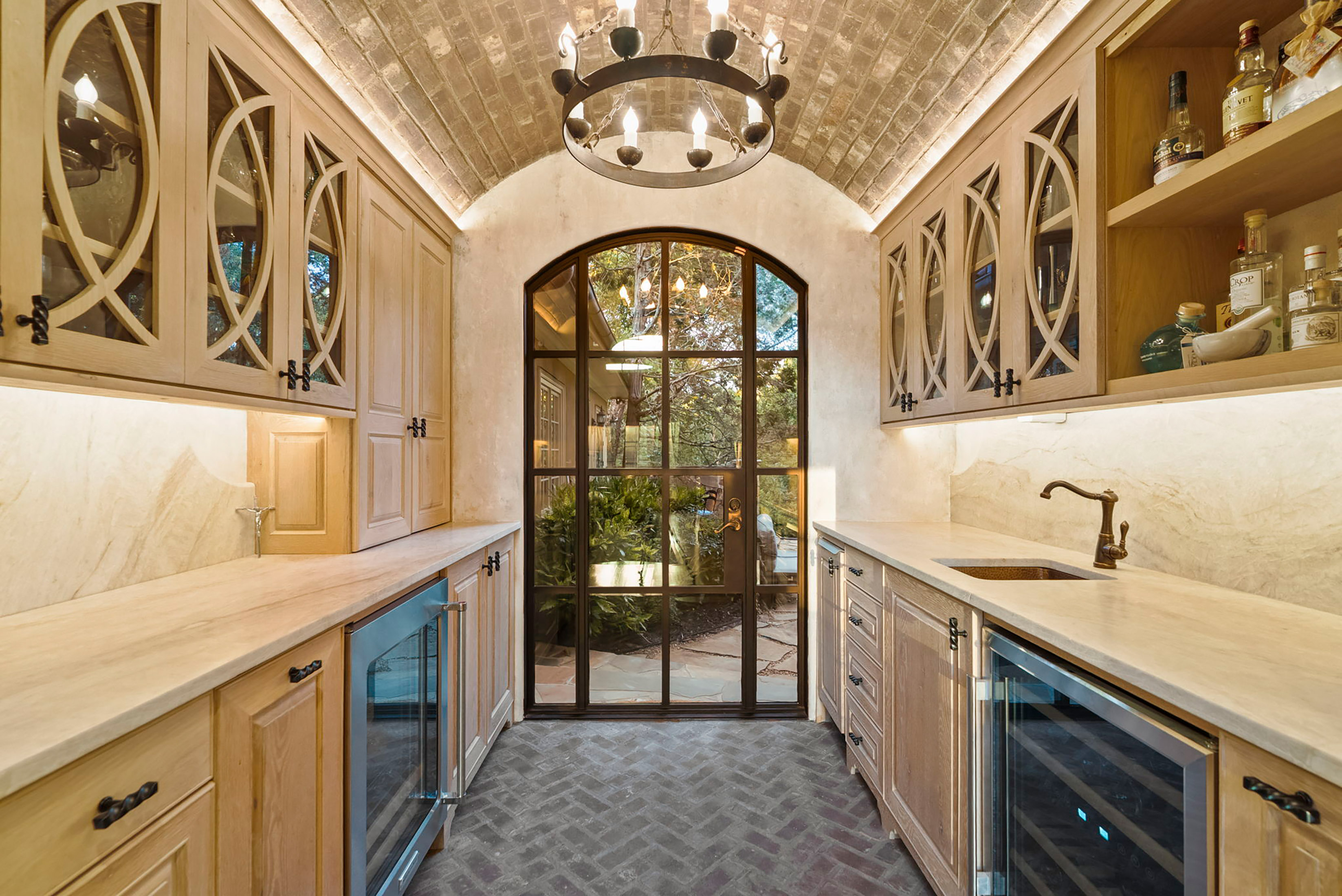  Remarkable Spanish-style Estate on 3.8+/- Private Acres - 物件實景
