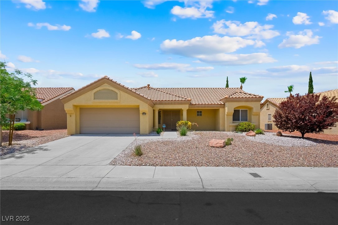 Las Vegas, Nevada, 89134, United States, 2 Bedrooms Bedrooms, ,2 BathroomsBathrooms,Residential,For Sale,1896521