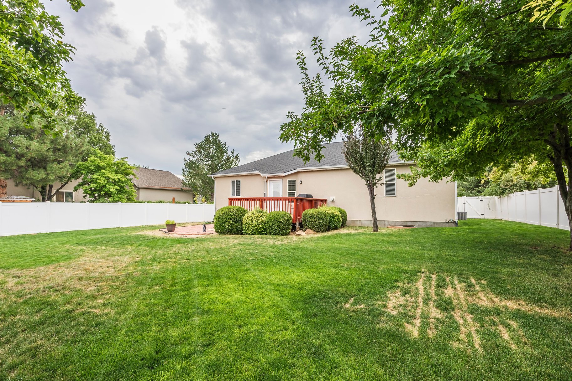  Meticulously maintained South Jordan Rambler with Large backyard - 物件實景