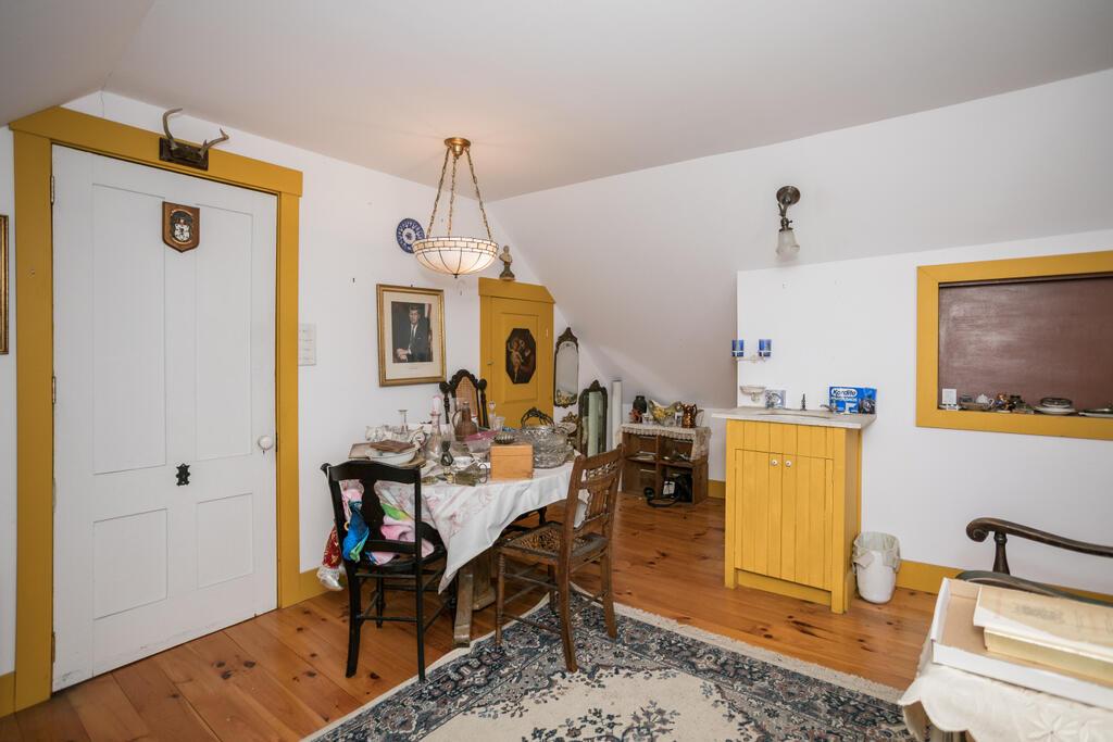 Farmington, Maine, 04938, United States, 5 Bedrooms Bedrooms, ,3 BathroomsBathrooms,Residential,For Sale,1960728