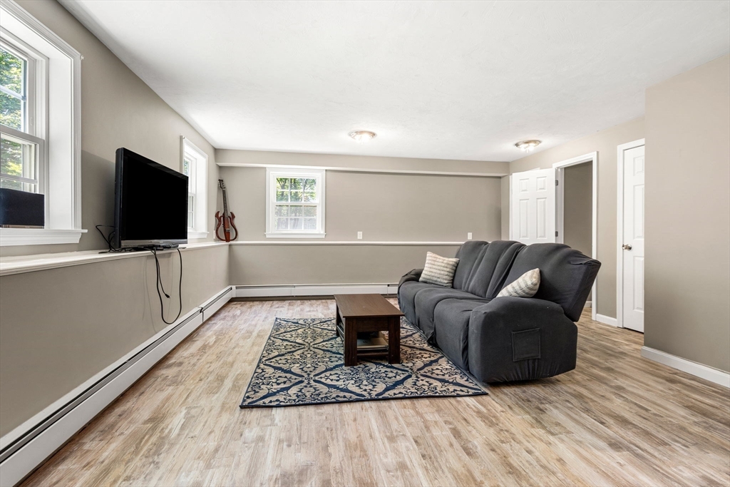 Lowell, Massachusetts, 01852, United States, 5 Bedrooms Bedrooms, ,4 BathroomsBathrooms,Residential,For Sale,1874290