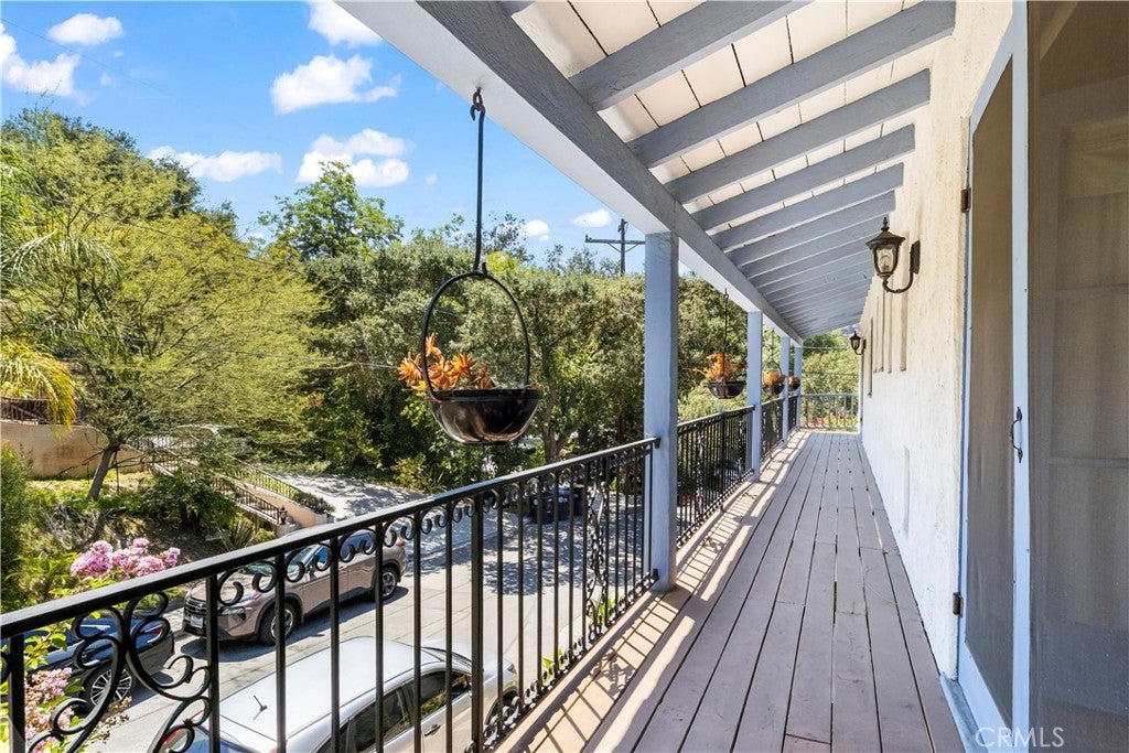 Glendale, California, 91206, United States, 2 Bedrooms Bedrooms, ,2 BathroomsBathrooms,Residential,For Sale,1914154