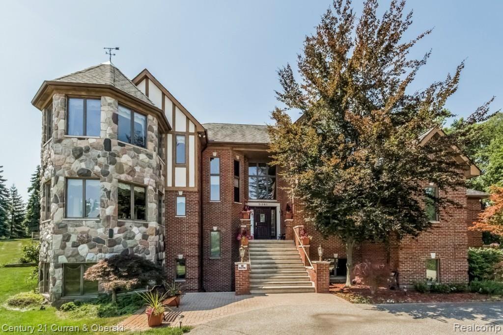 Farmington Hills, Michigan, 48331, United States, 6 Bedrooms Bedrooms, ,7 BathroomsBathrooms,Residential,For Sale,1981472