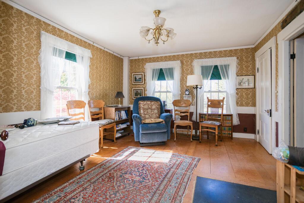 Farmington, Maine, 04938, United States, 5 Bedrooms Bedrooms, ,3 BathroomsBathrooms,Residential,For Sale,1960728