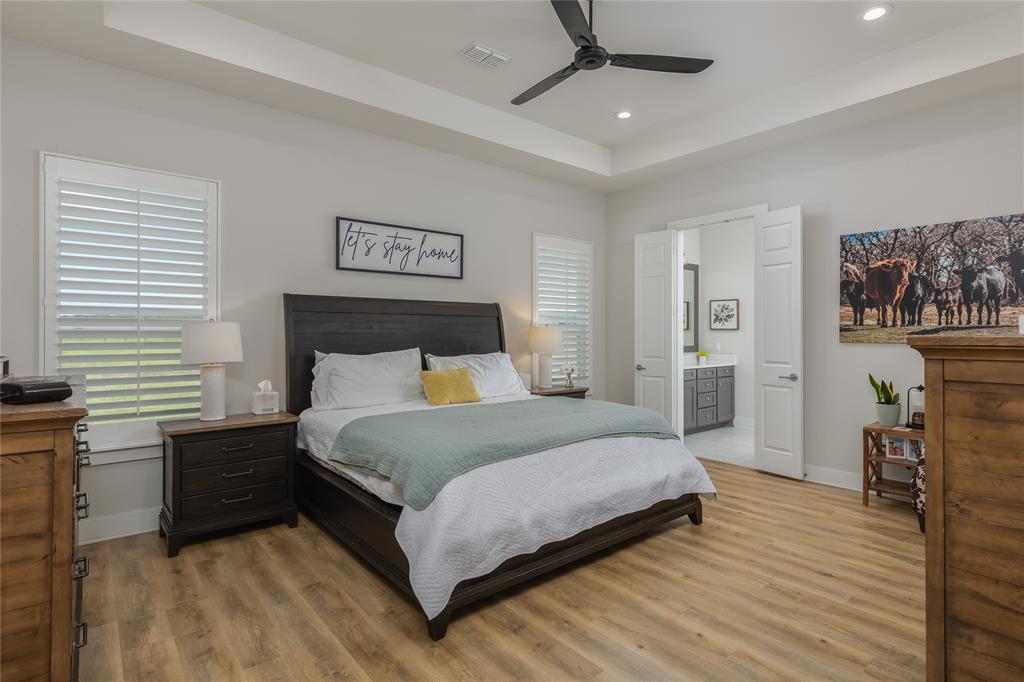 Weatherford, Texas, 76085, United States, 4 Bedrooms Bedrooms, ,2 BathroomsBathrooms,Residential,For Sale,1904359